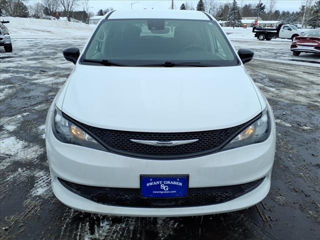 2024 Chrysler Voyager LX:14749