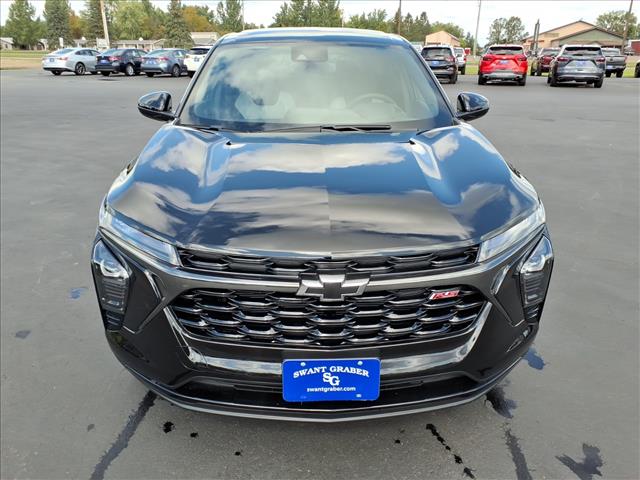 2025 Chevrolet Trax RS photo 8