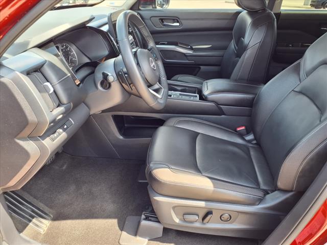 2022 Nissan Pathfinder SL