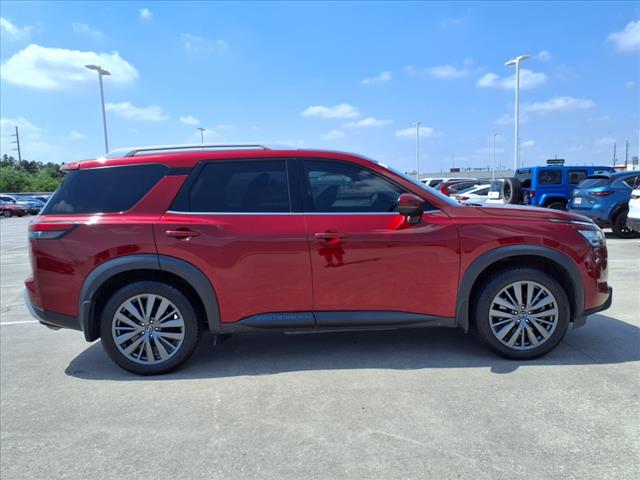 2022 Nissan Pathfinder SL