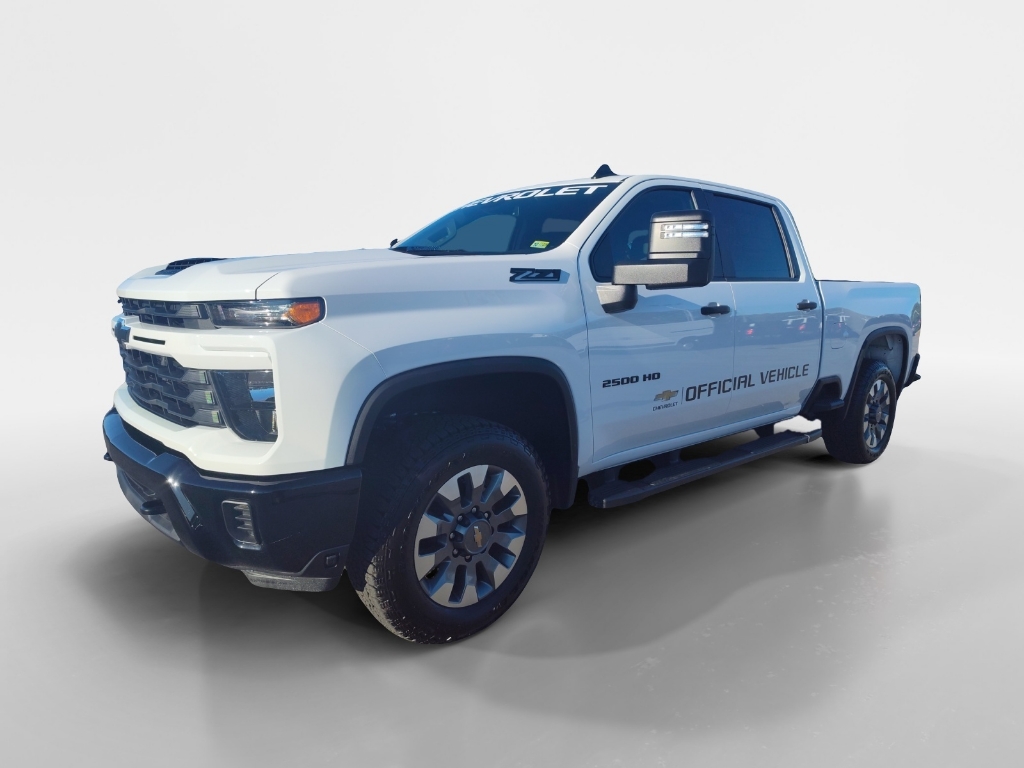 2024 Chevrolet Silverado 2500HD Custom photo 2