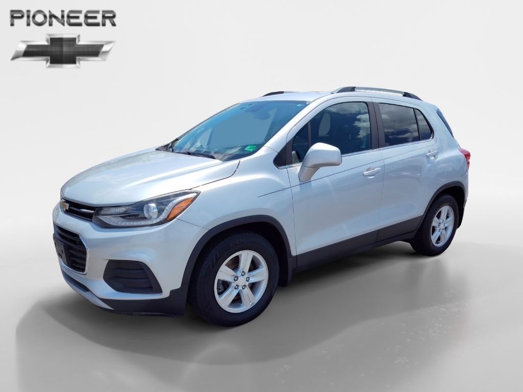 2018 Chevrolet Silverado 1500 LT photo 2