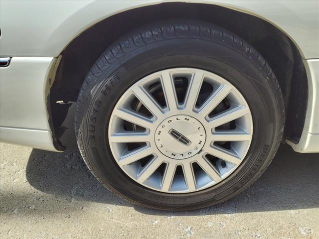 2004 Lincoln Town Car Ultimate