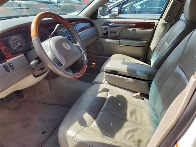 2004 Lincoln Town Car Ultimate