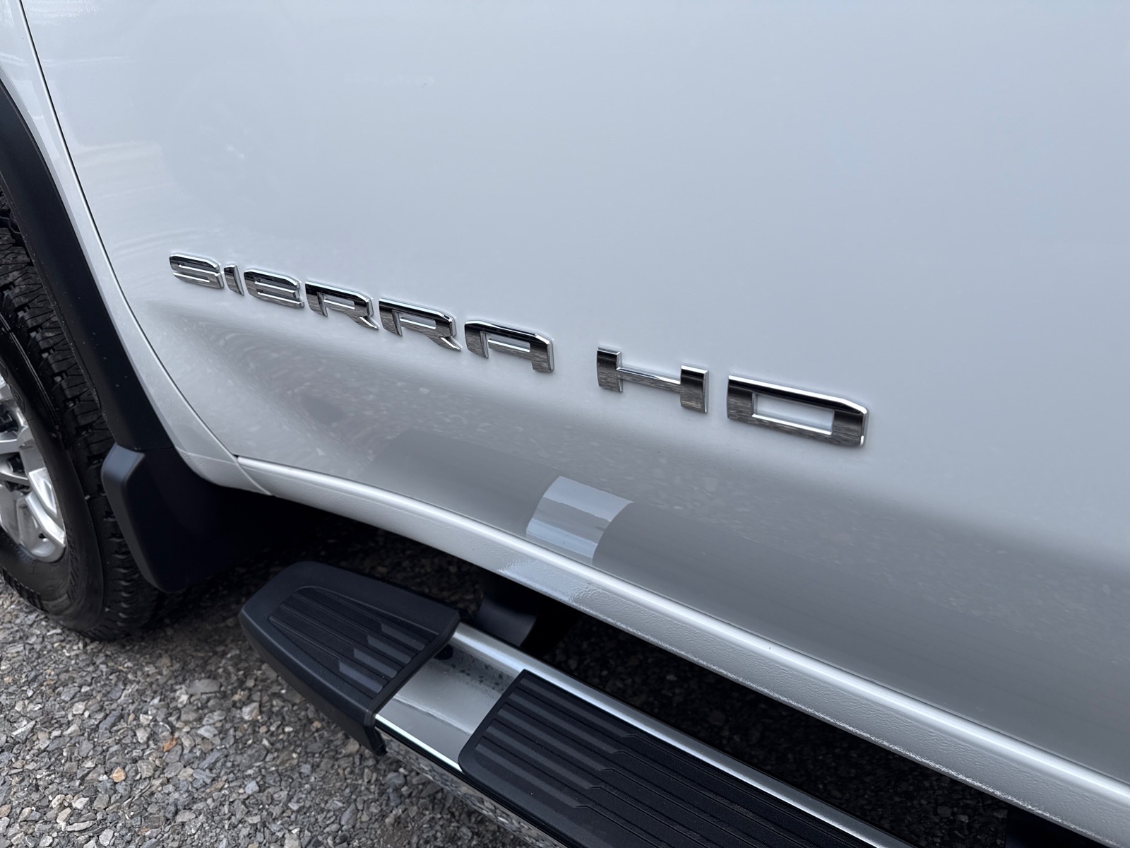 2026 GMC Sierra 2500HD photo 10 of 13