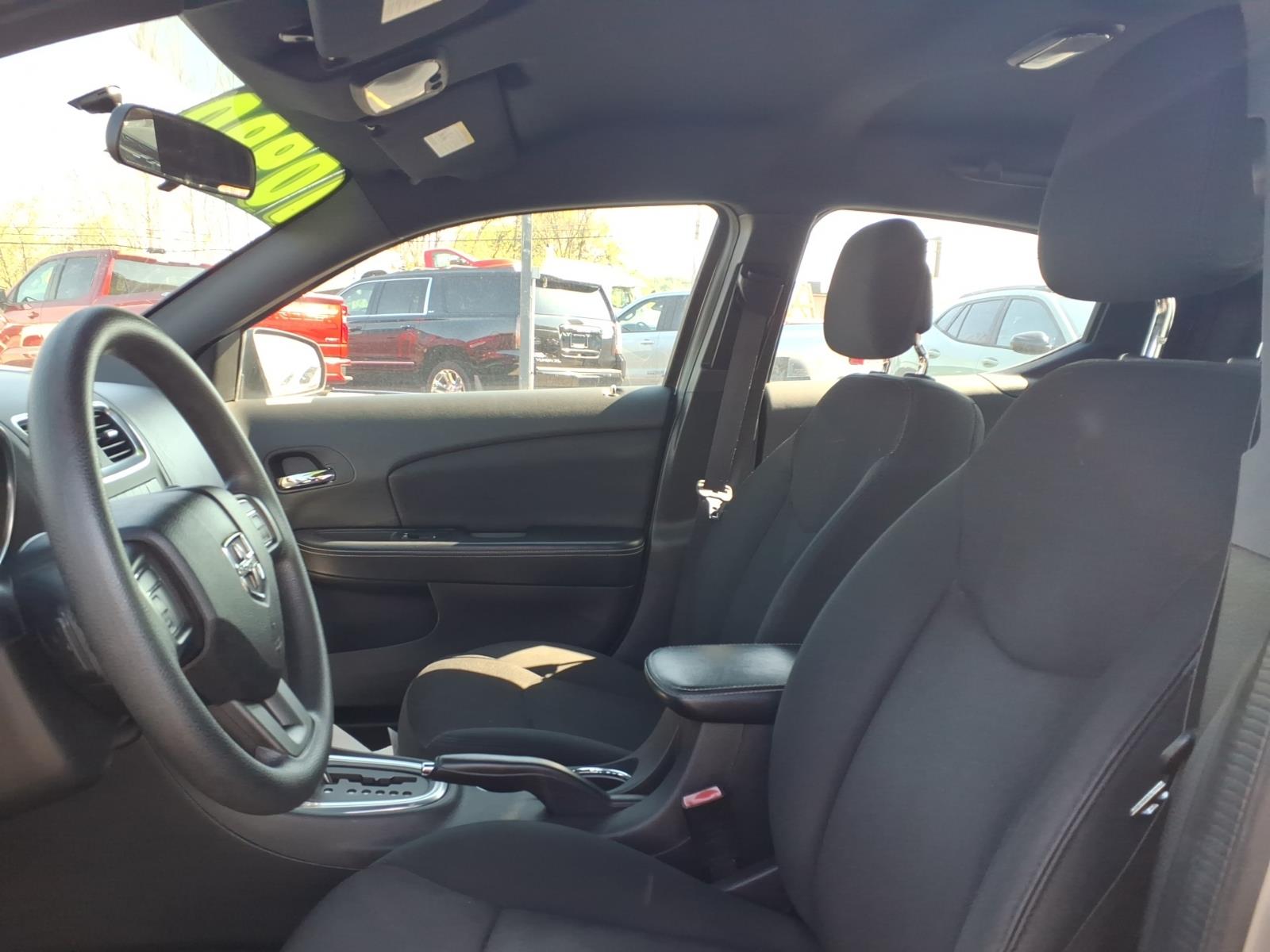 2014 Dodge Avenger SE - 10