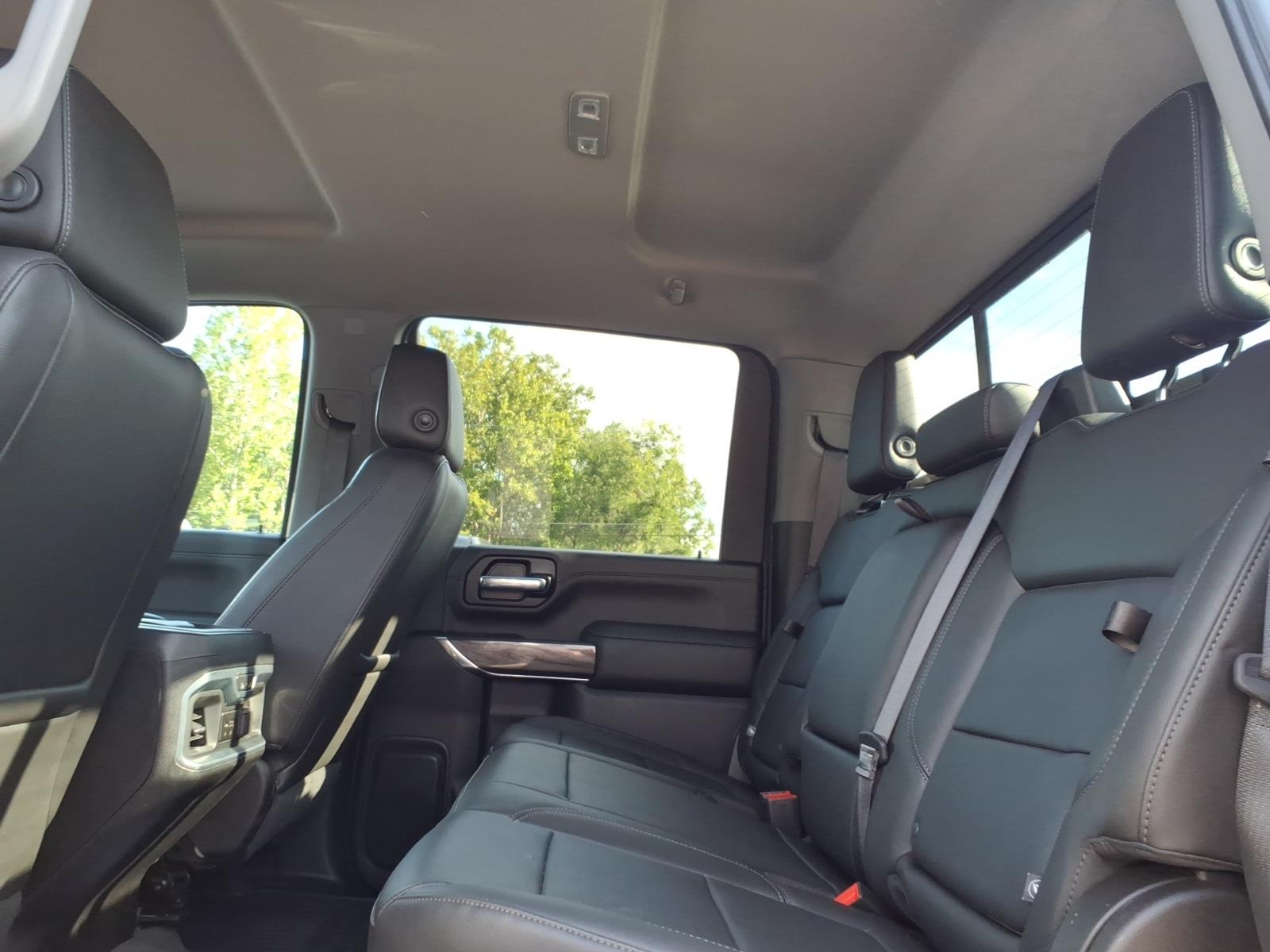 2020 Chevrolet Silverado 3500HD photo 11 of 29