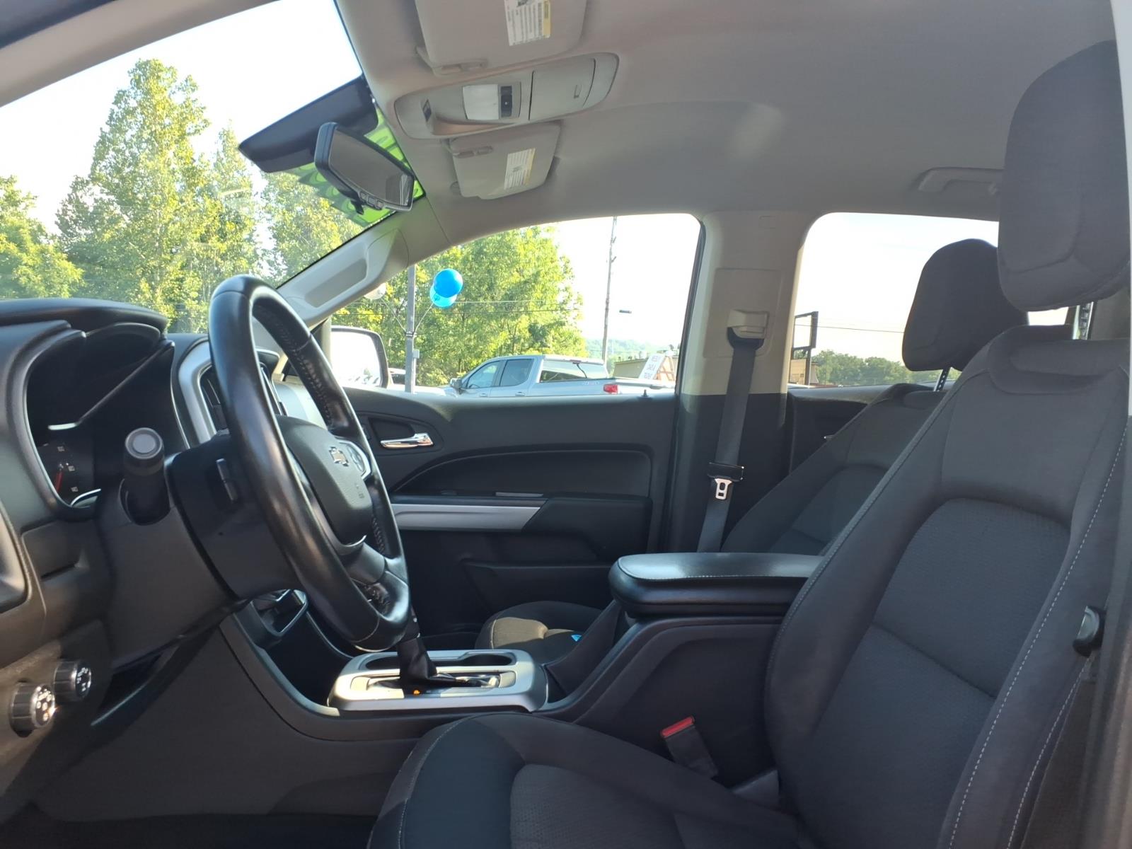2017 Chevrolet Colorado LT - 10