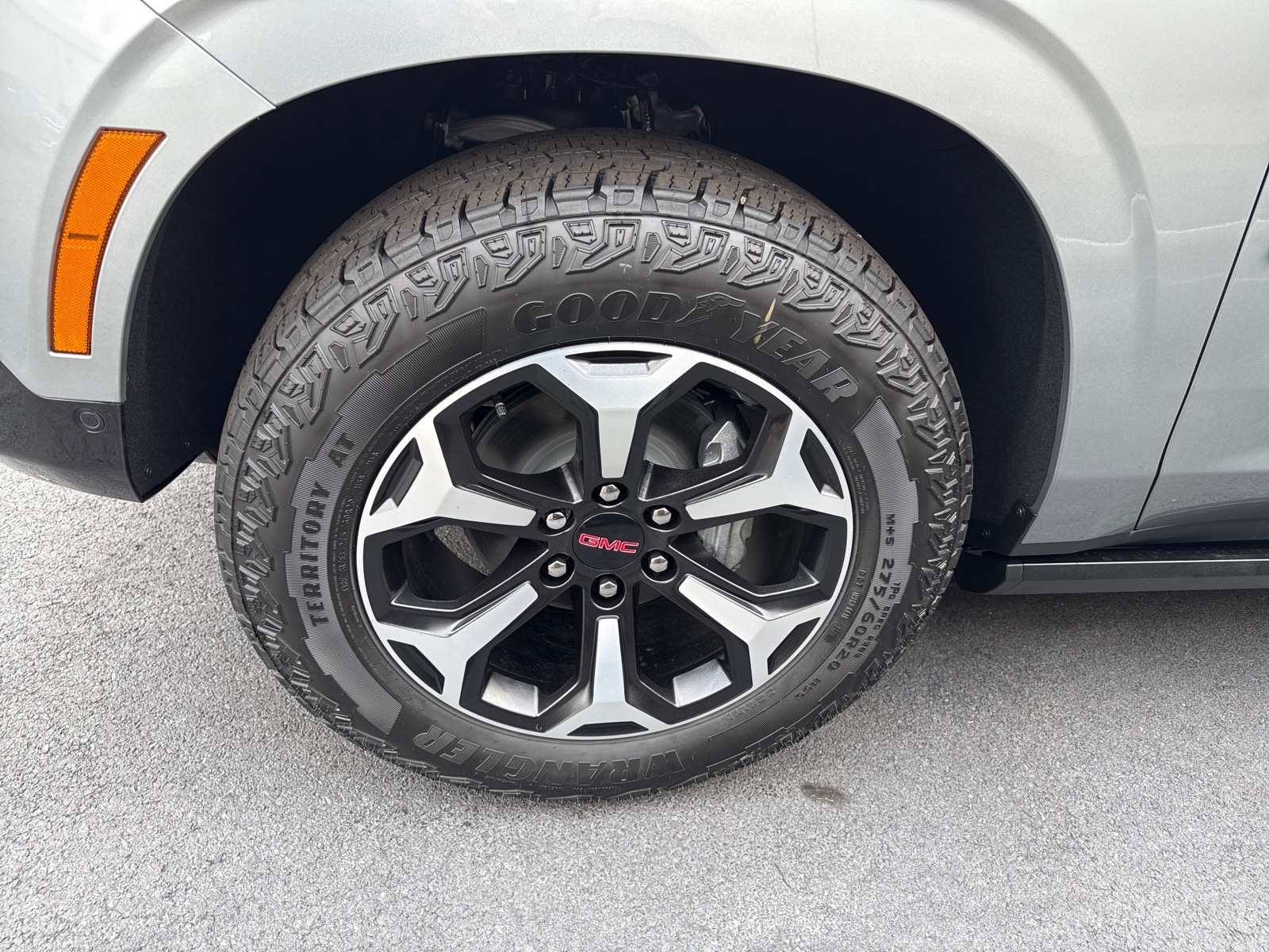 2027 GMC Yukon XL photo 11 of 12