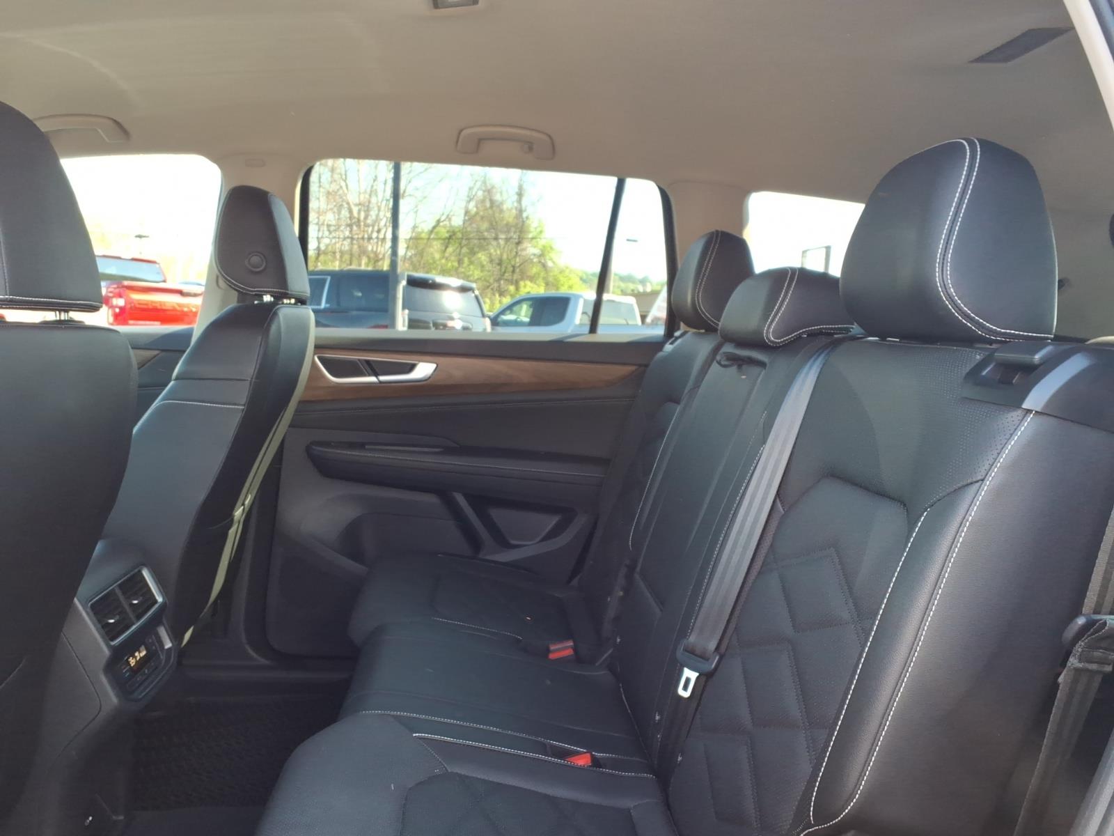2025 Volkswagen Atlas SE 4Motion - 10