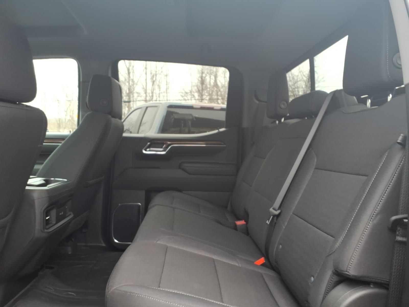 2025 Chevrolet Silverado 1500 LT - 10