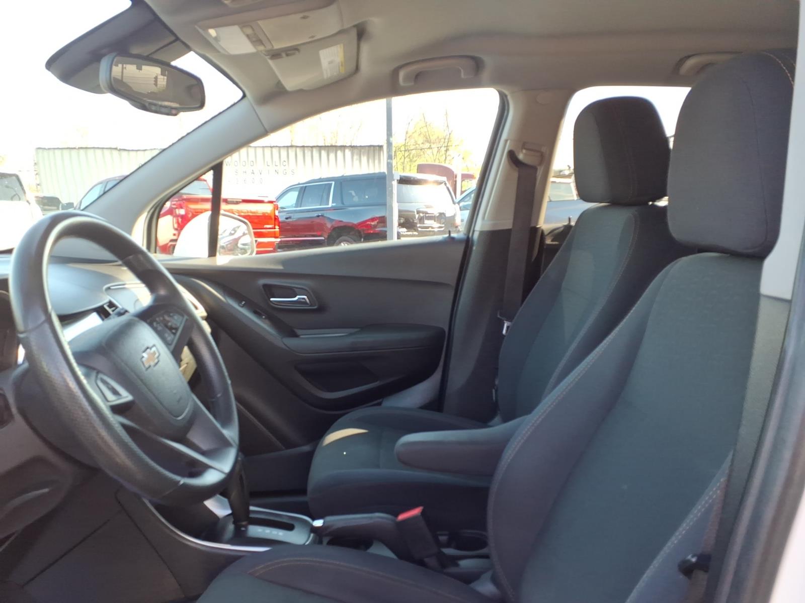2017 Chevrolet Trax LS - 10