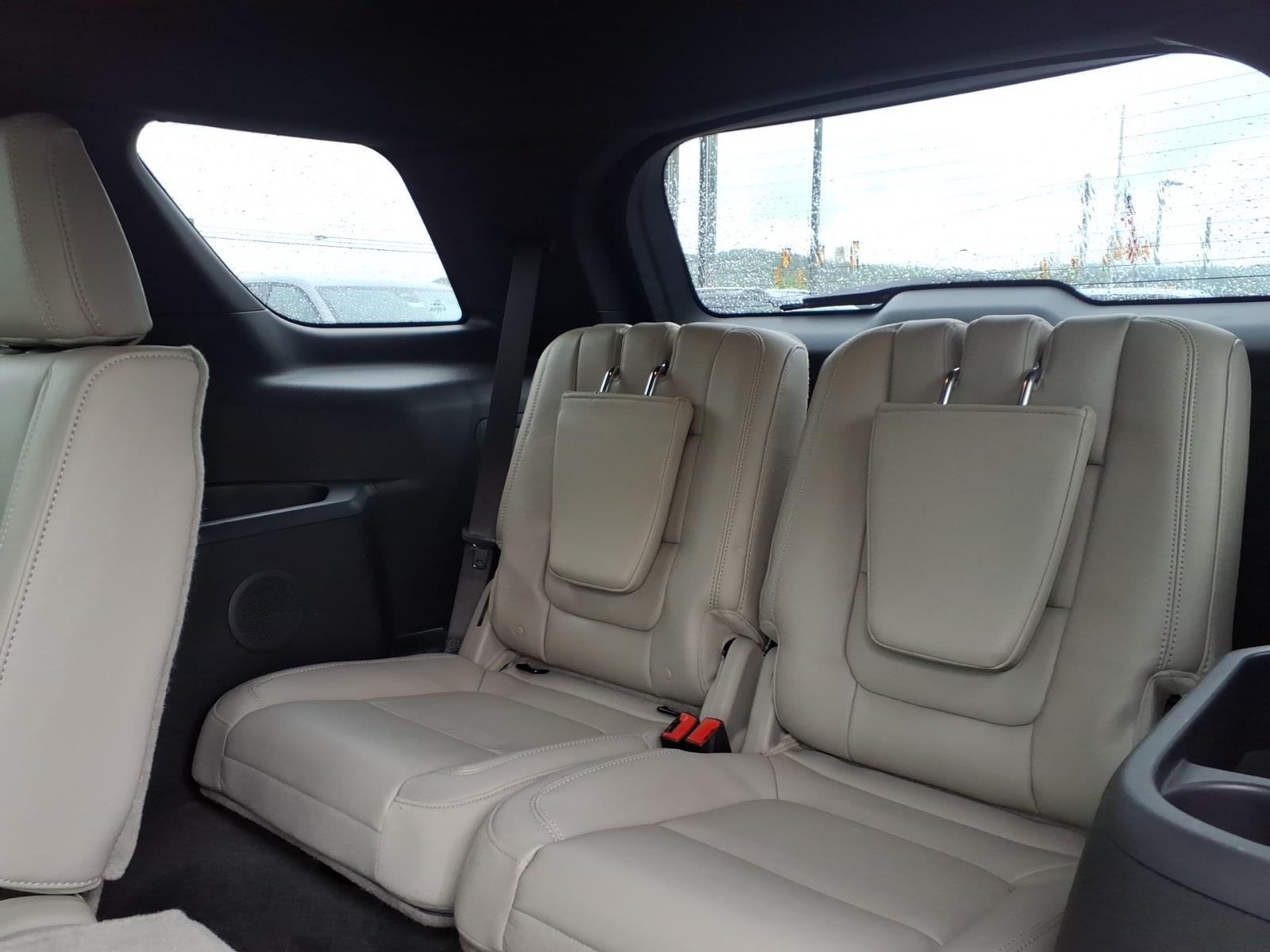 2011 Ford Explorer XLT - 11