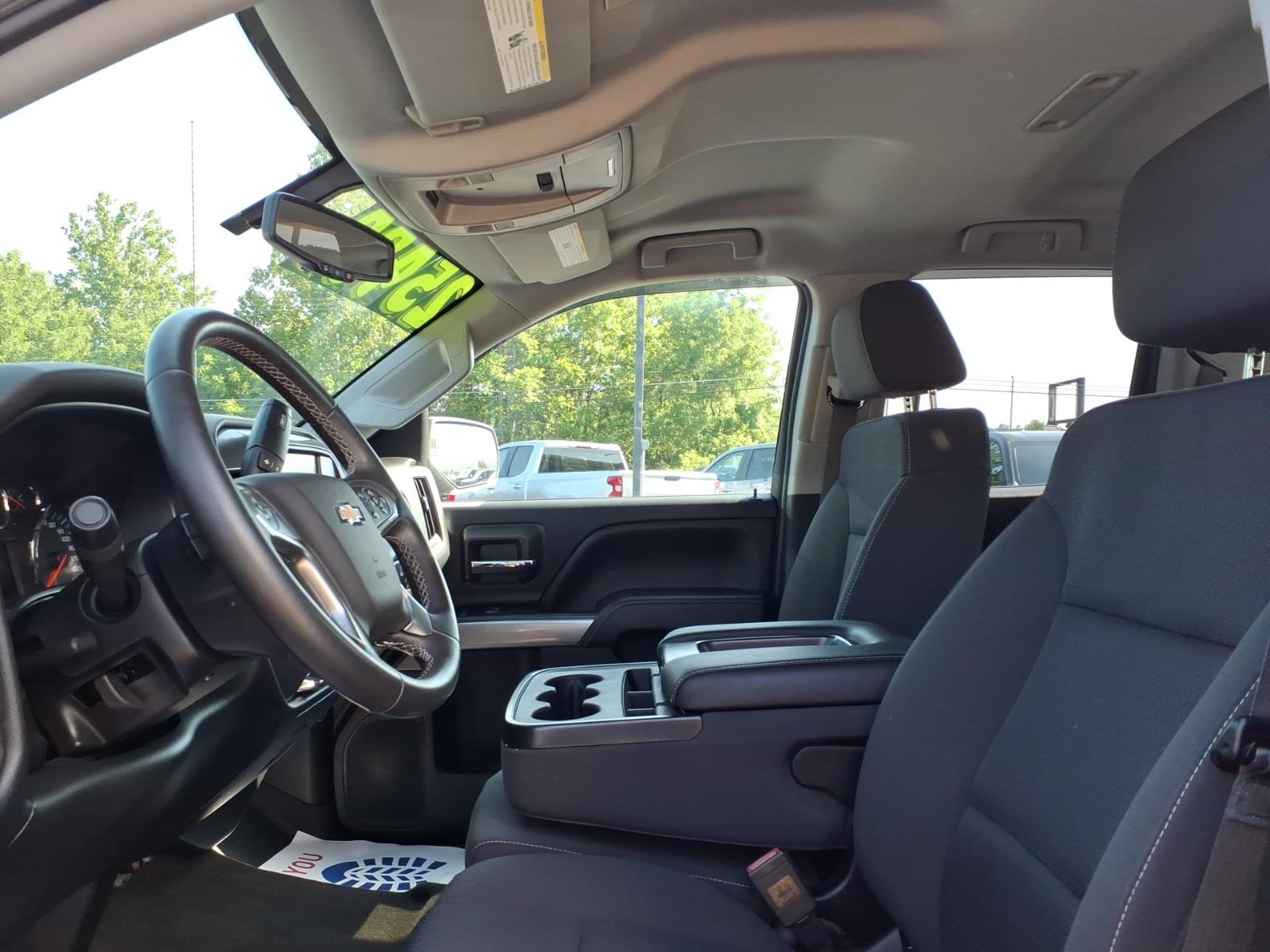 2017 Chevrolet Silverado 1500 photo 12 of 26