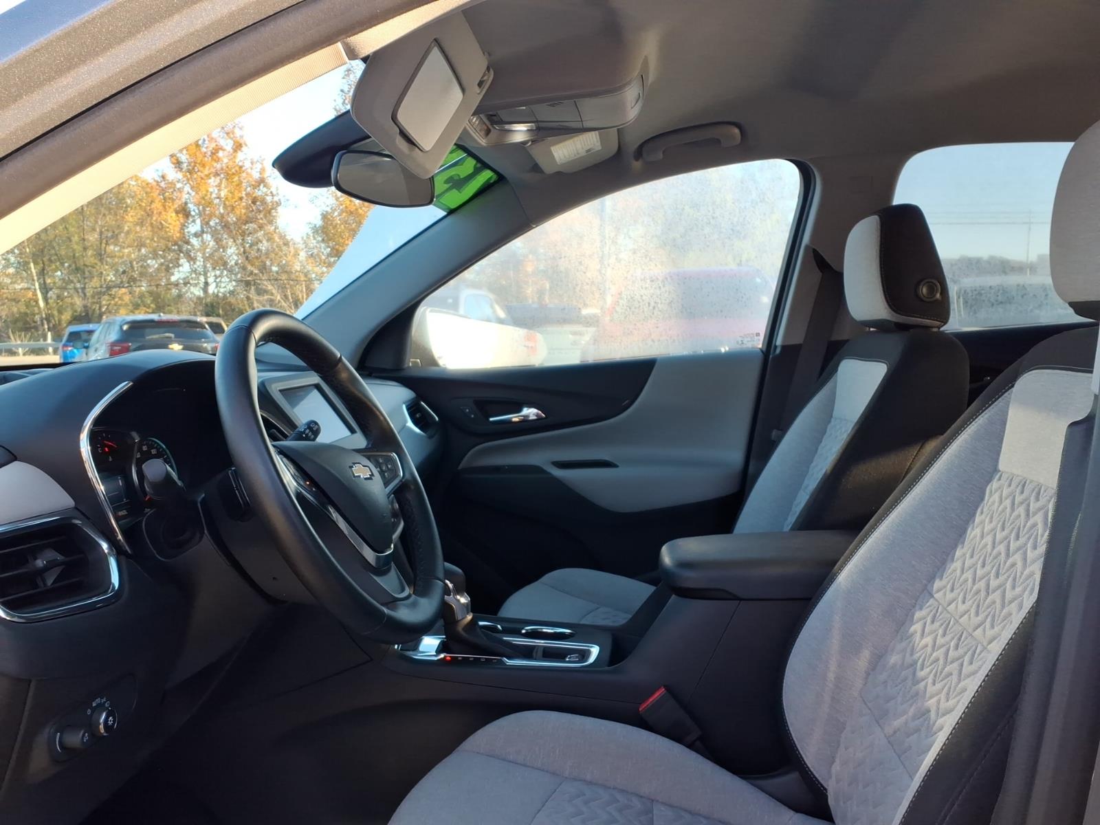 2023 Chevrolet Equinox photo 12 of 27