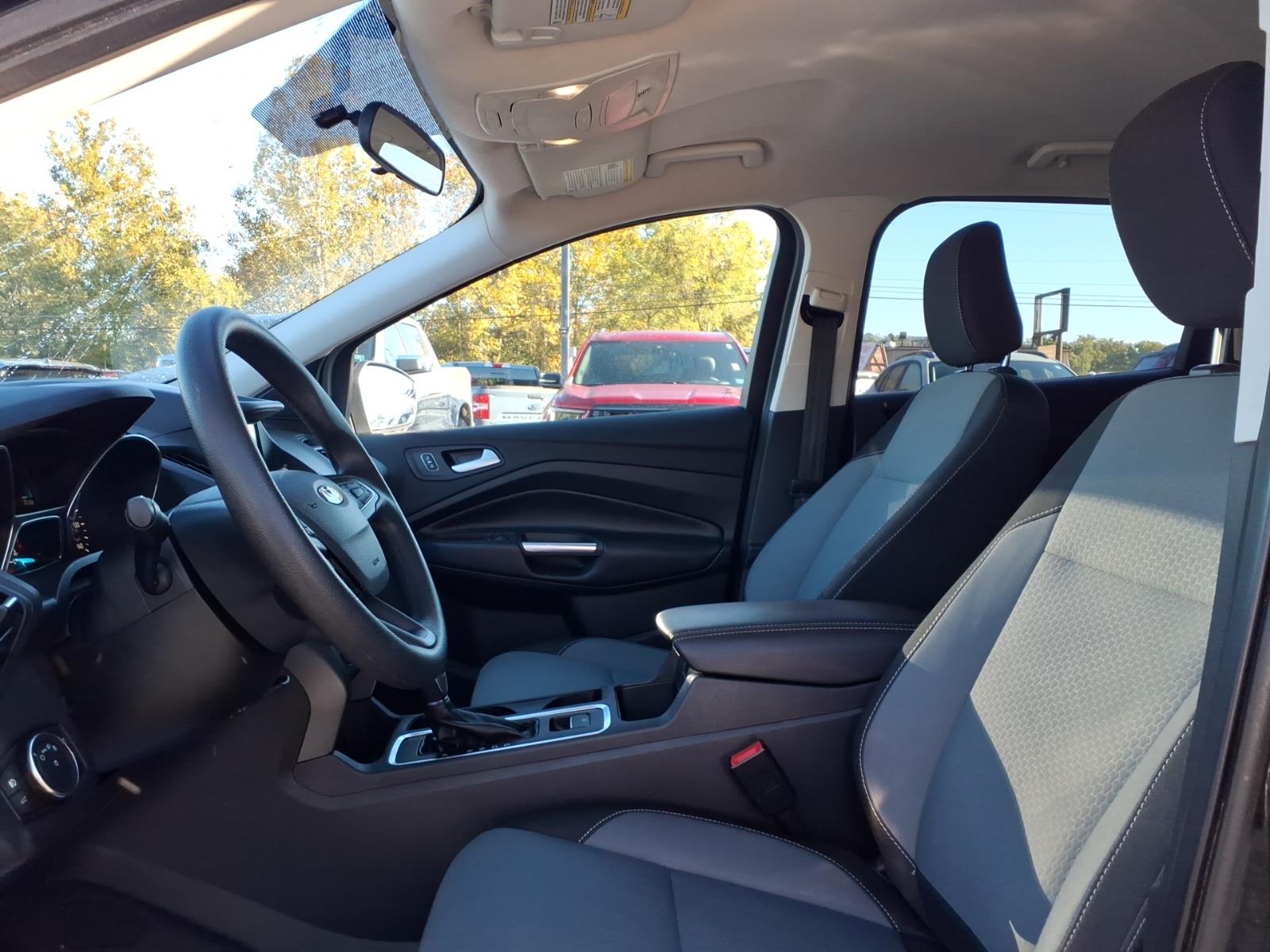 2019 Ford Escape photo 13 of 27