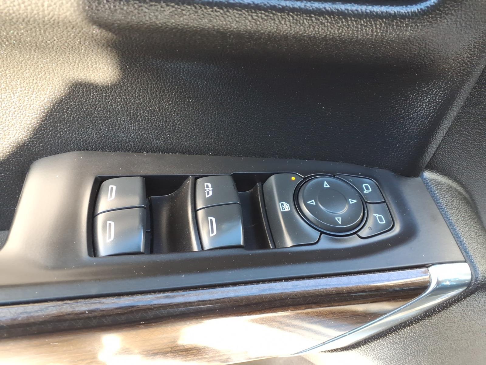 2021 Chevrolet Silverado 1500 LT Silver Ice Metallic (gan) at Team Chevrolet Buick GMC