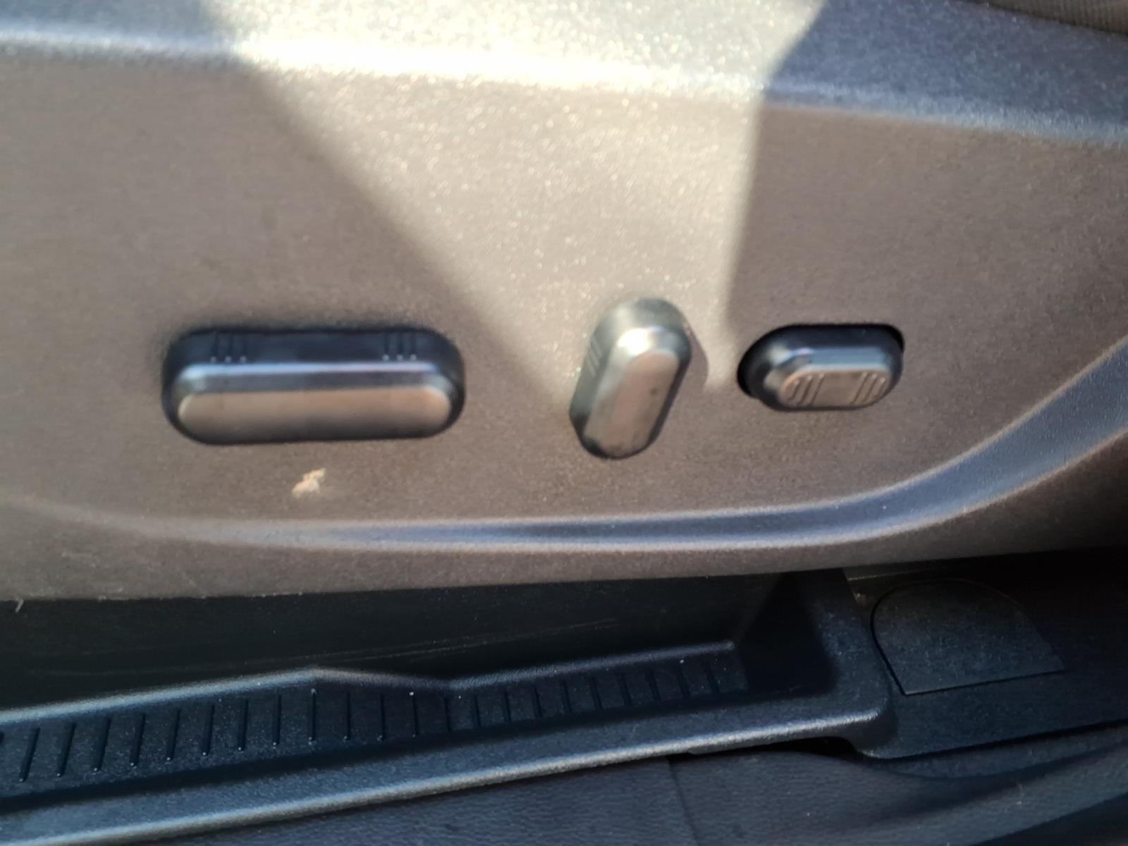 2019 Ford Escape photo 14 of 27