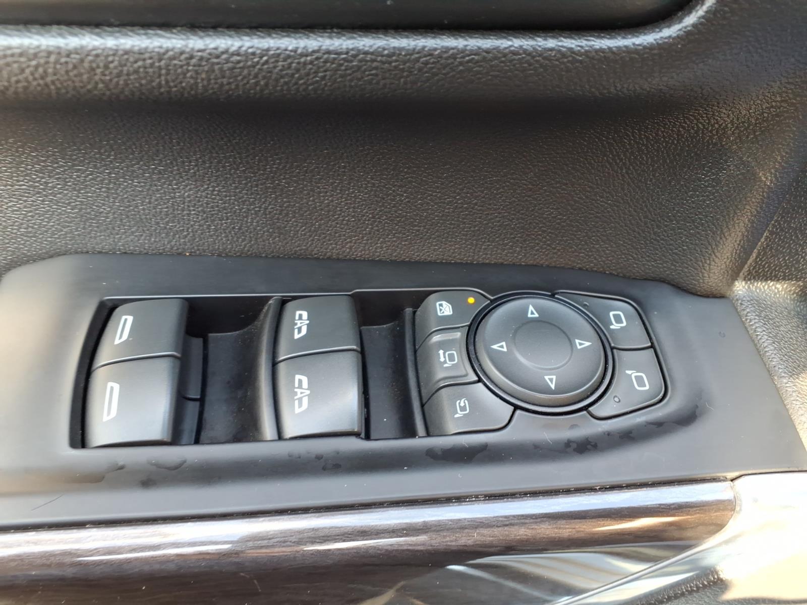 2020 Chevrolet Silverado 3500HD photo 14 of 29