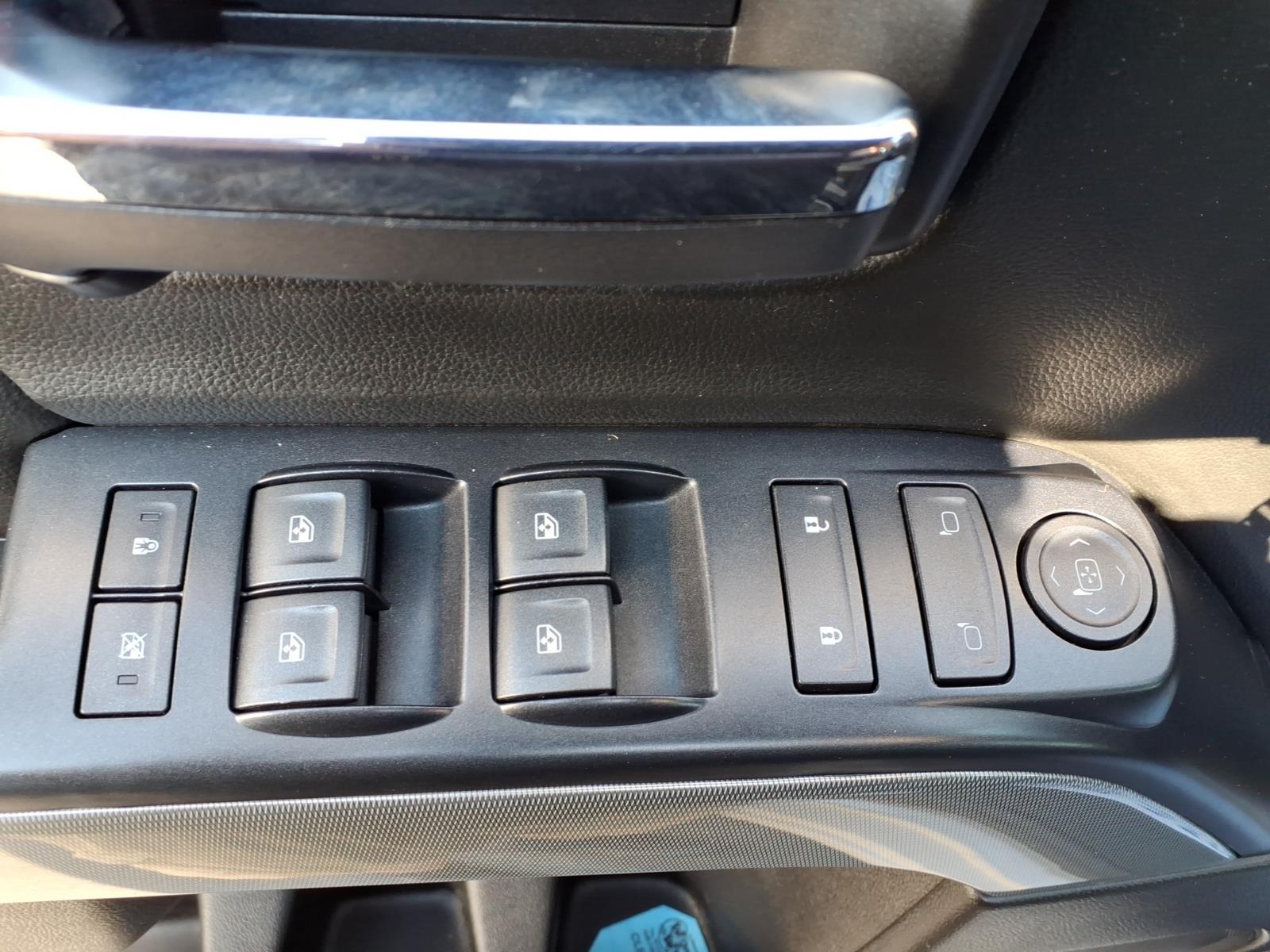 2017 Chevrolet Silverado 1500 photo 14 of 26