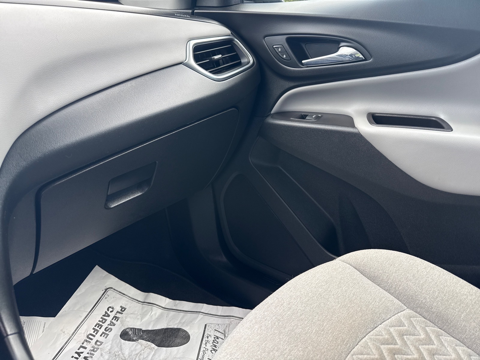 2022 Chevrolet Equinox photo 14 of 18