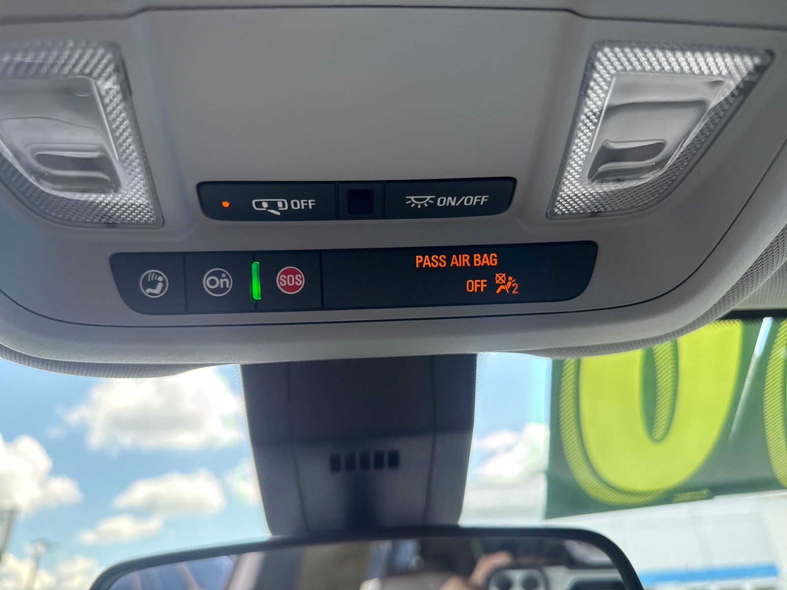 2022 Chevrolet Equinox photo 15 of 18