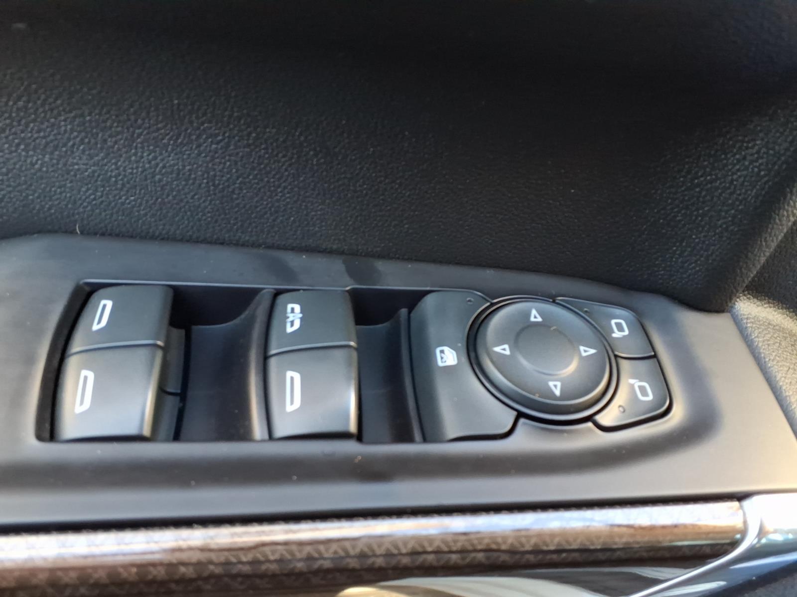 2019 Chevrolet Silverado 1500 photo 16 of 28