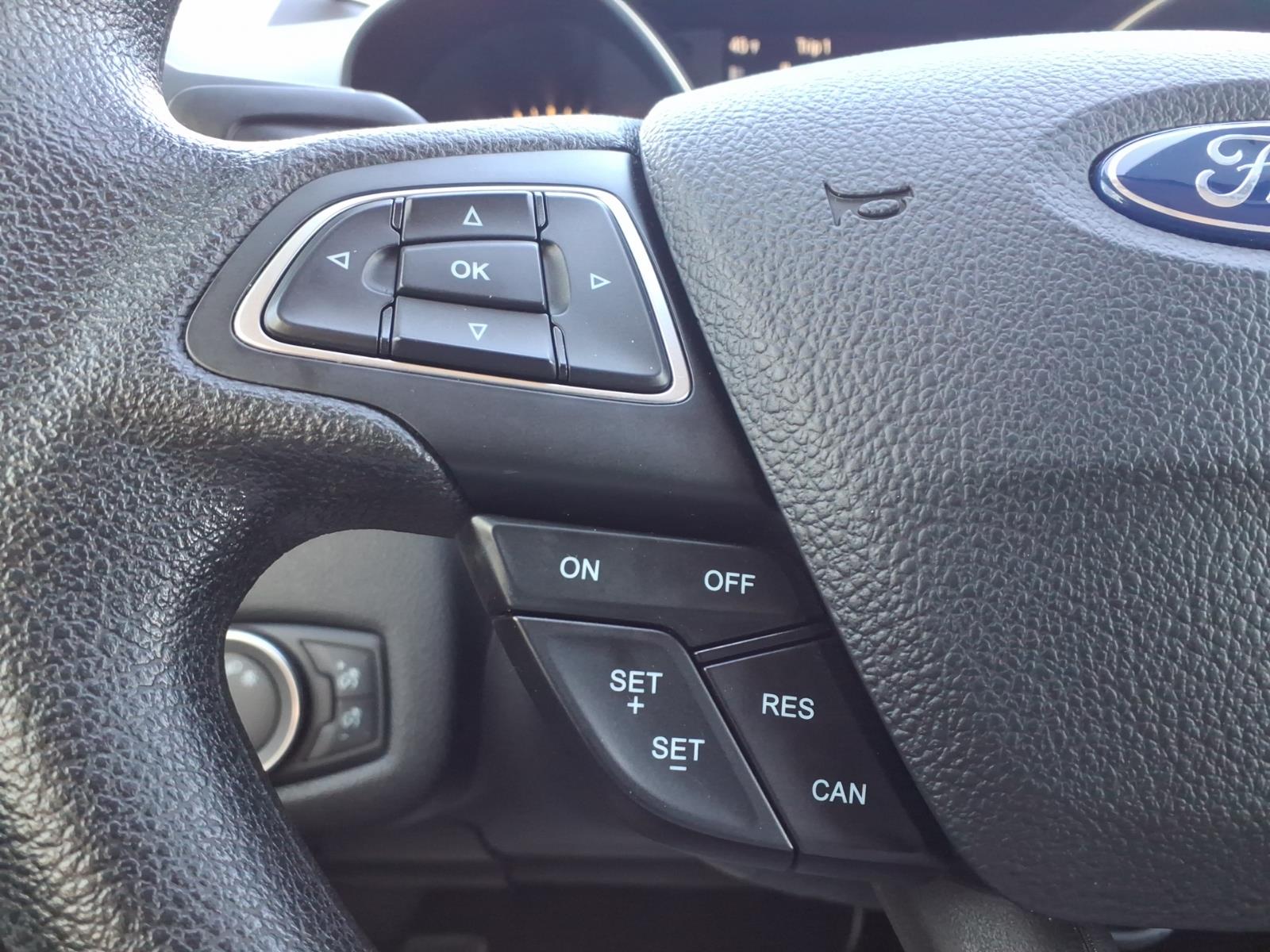 2019 Ford Escape photo 17 of 27