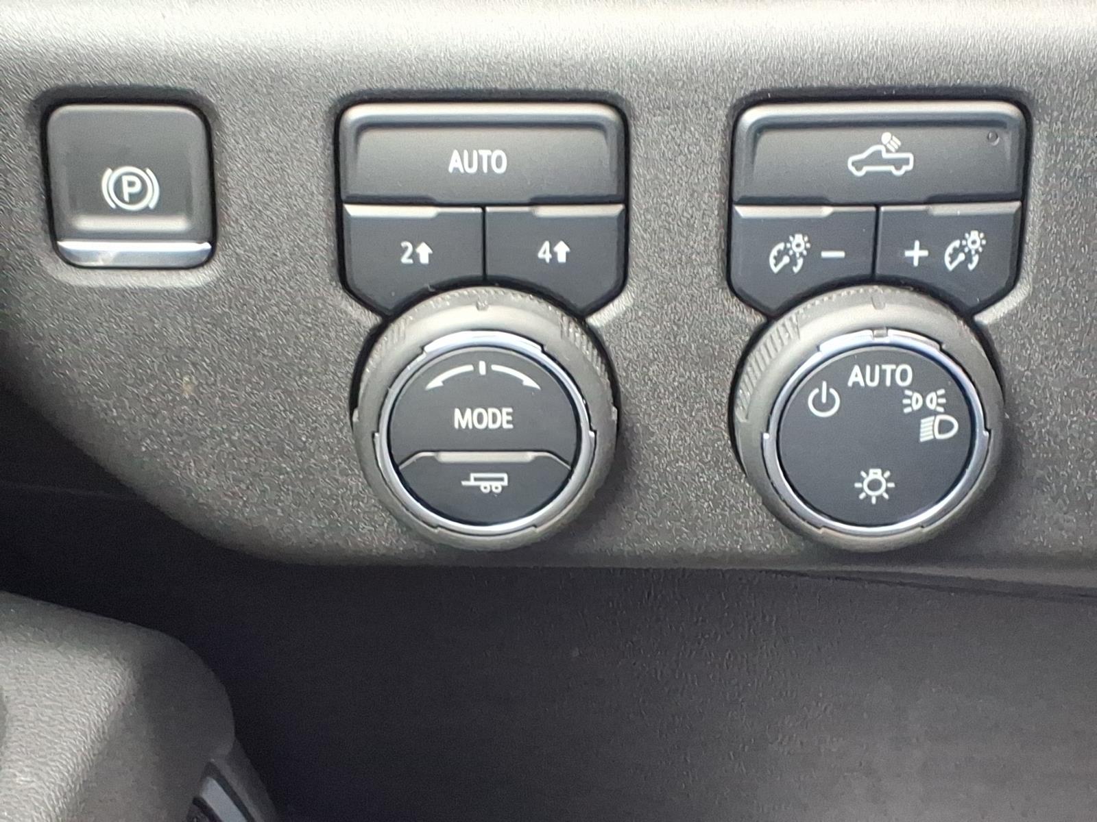 2025 Chevrolet Silverado 1500 photo 17 of 27