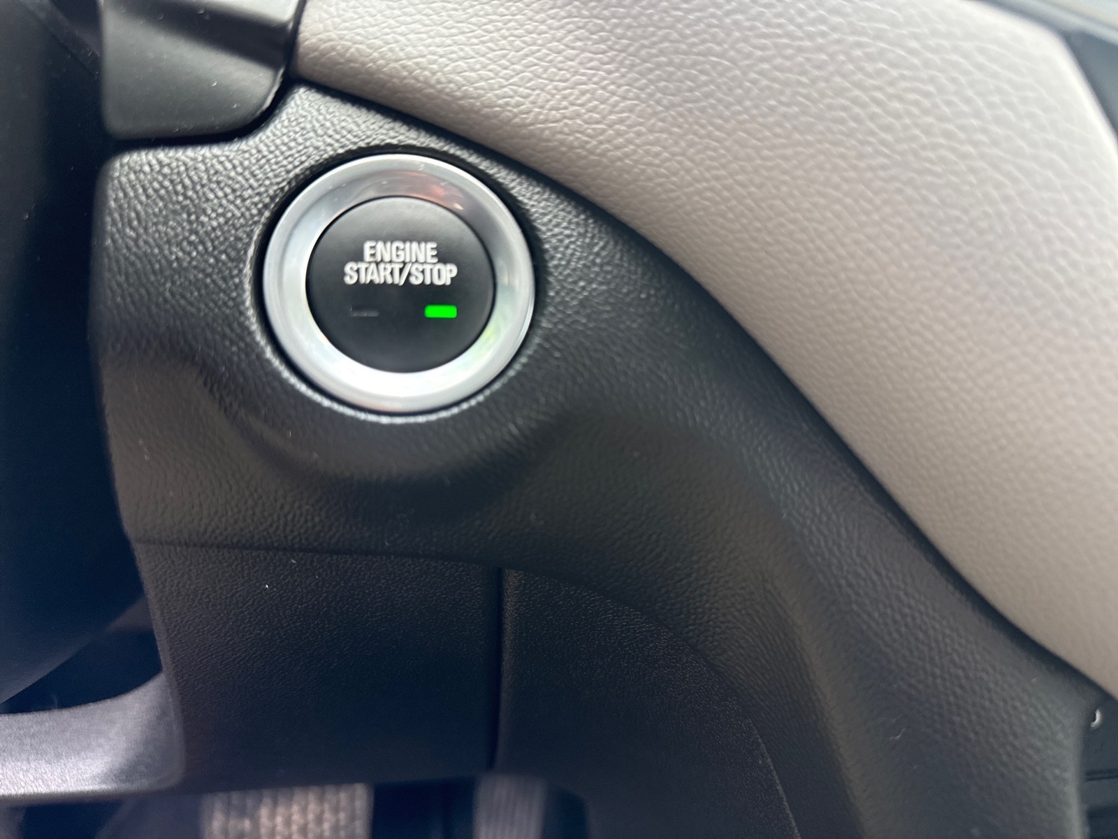 2022 Chevrolet Equinox photo 17 of 18