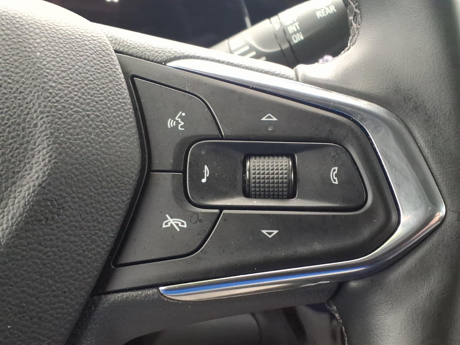 2025 Chevrolet Trax LT Summit White (gaz) at Memorial Highway Chevrolet