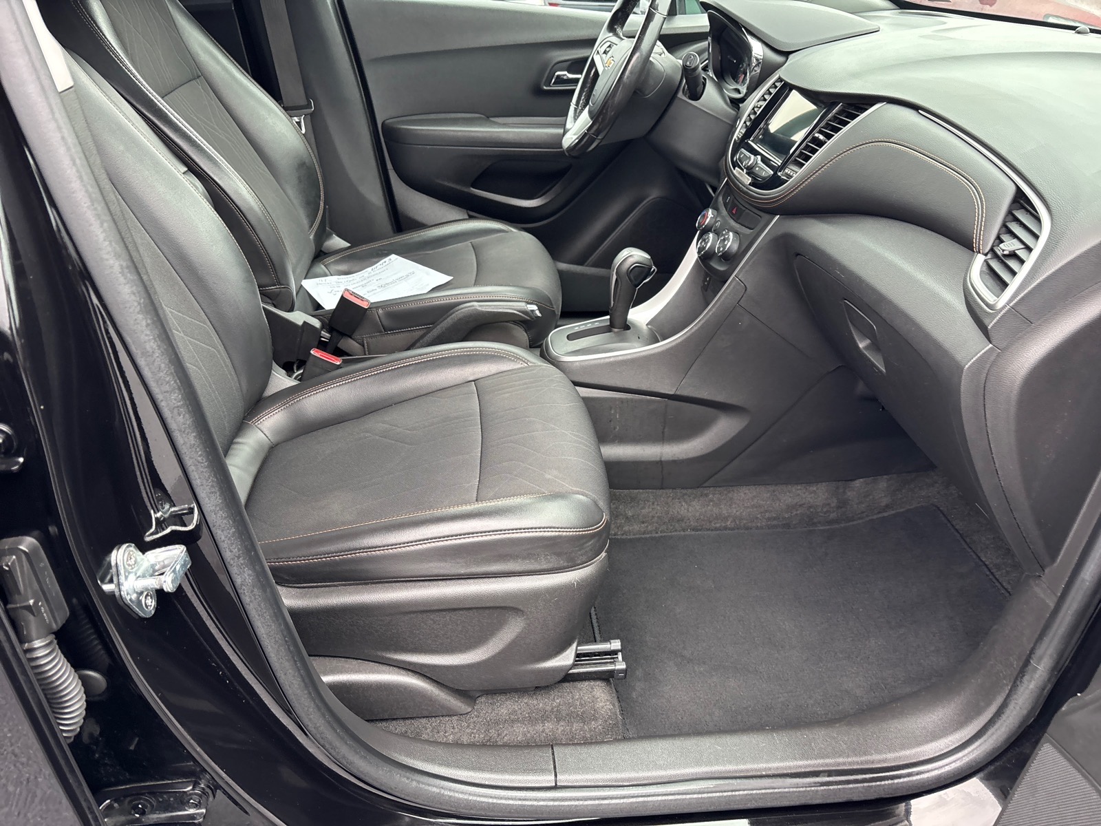 2019 Chevrolet Trax LT Mosaic Black Metallic (gb0) at Memorial Highway Chevrolet