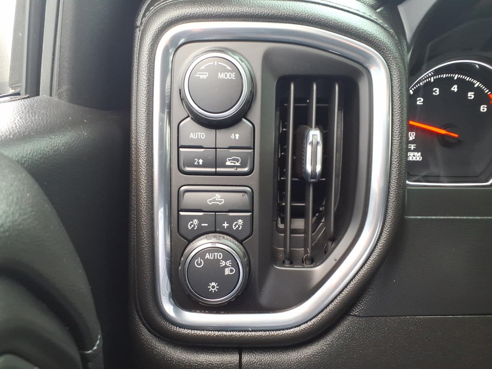 2021 Chevrolet Silverado 1500 photo 18 of 26