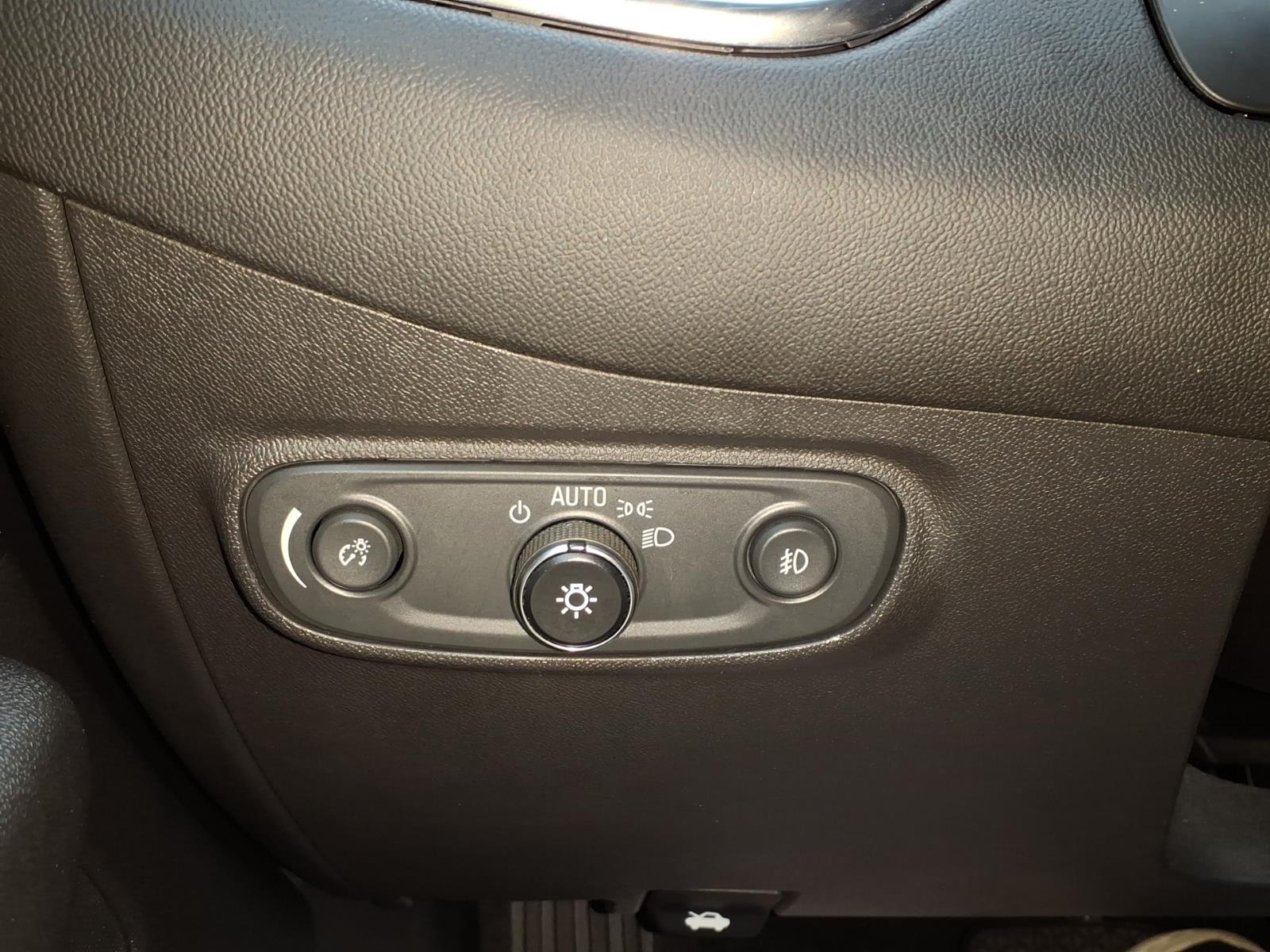 2021 Chevrolet Equinox LT Summit White (gaz) at Memorial Highway Chevrolet
