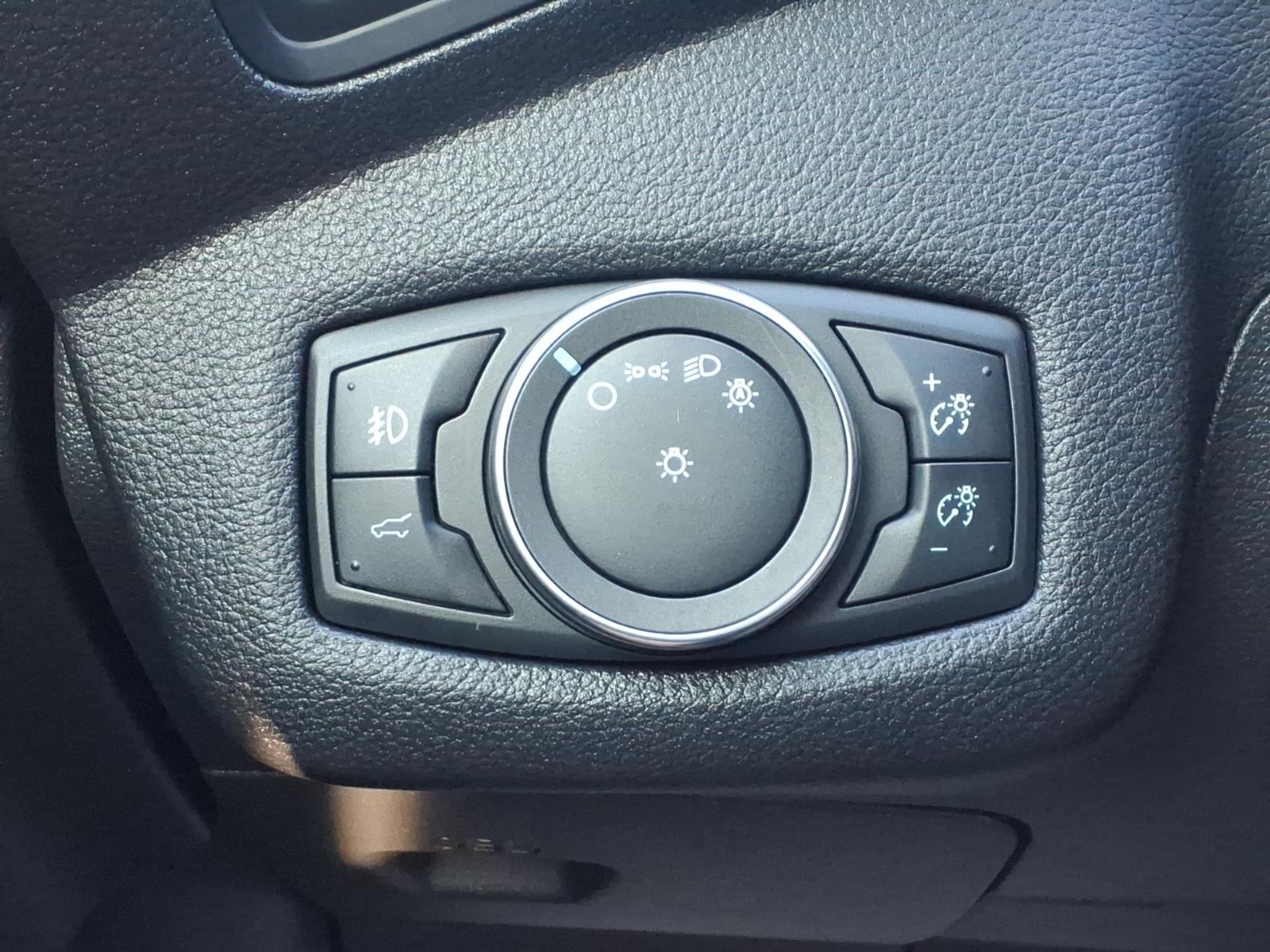 2019 Ford Escape photo 19 of 27