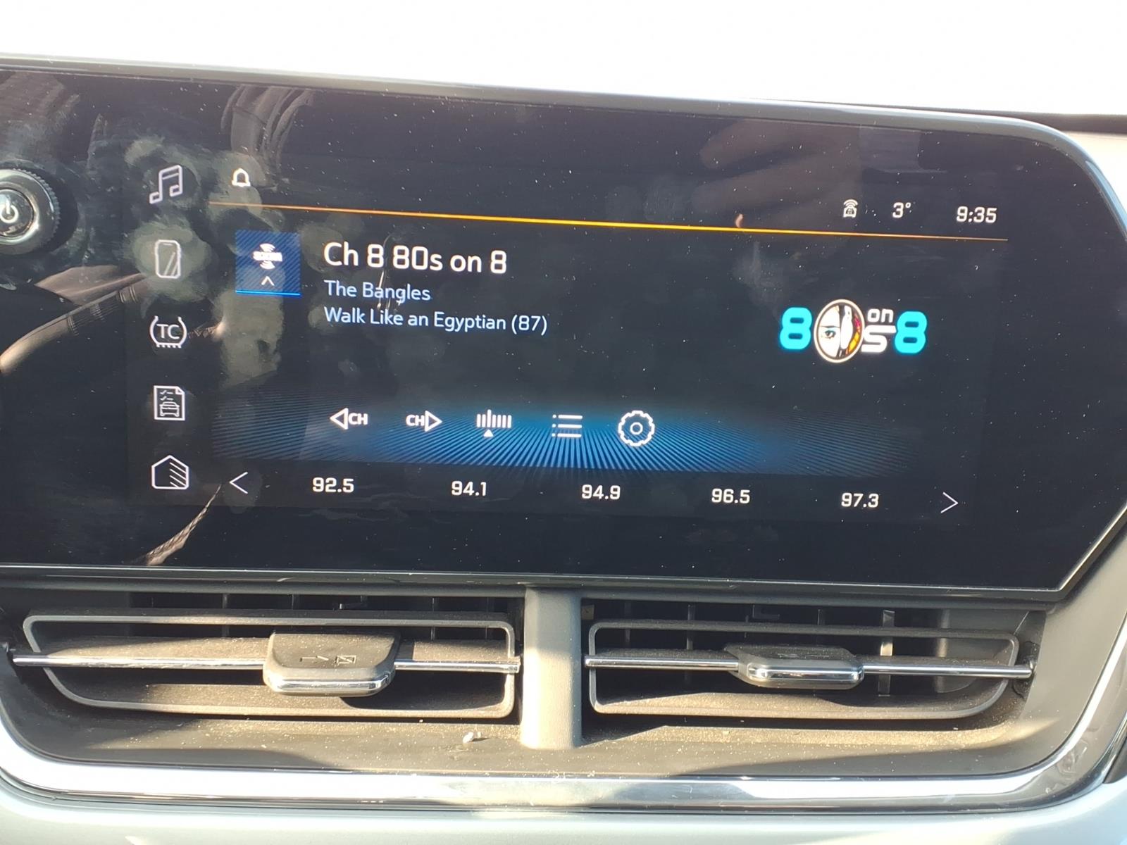 2025 Chevrolet Trax LT Summit White (gaz) at Memorial Highway Chevrolet