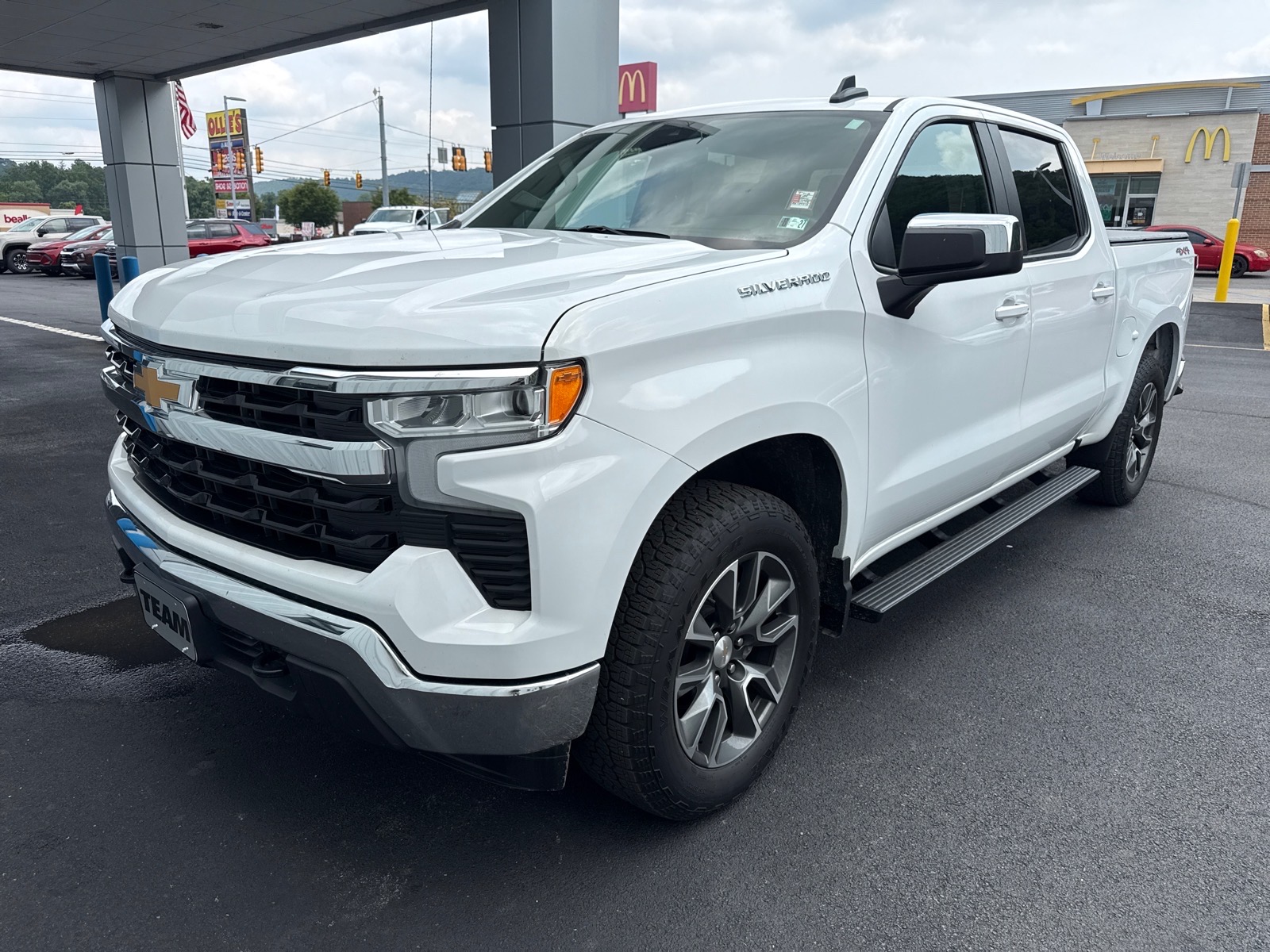 2024 Chevrolet Silverado 1500 LT Summit White (gaz) at Team Chevrolet Buick GMC