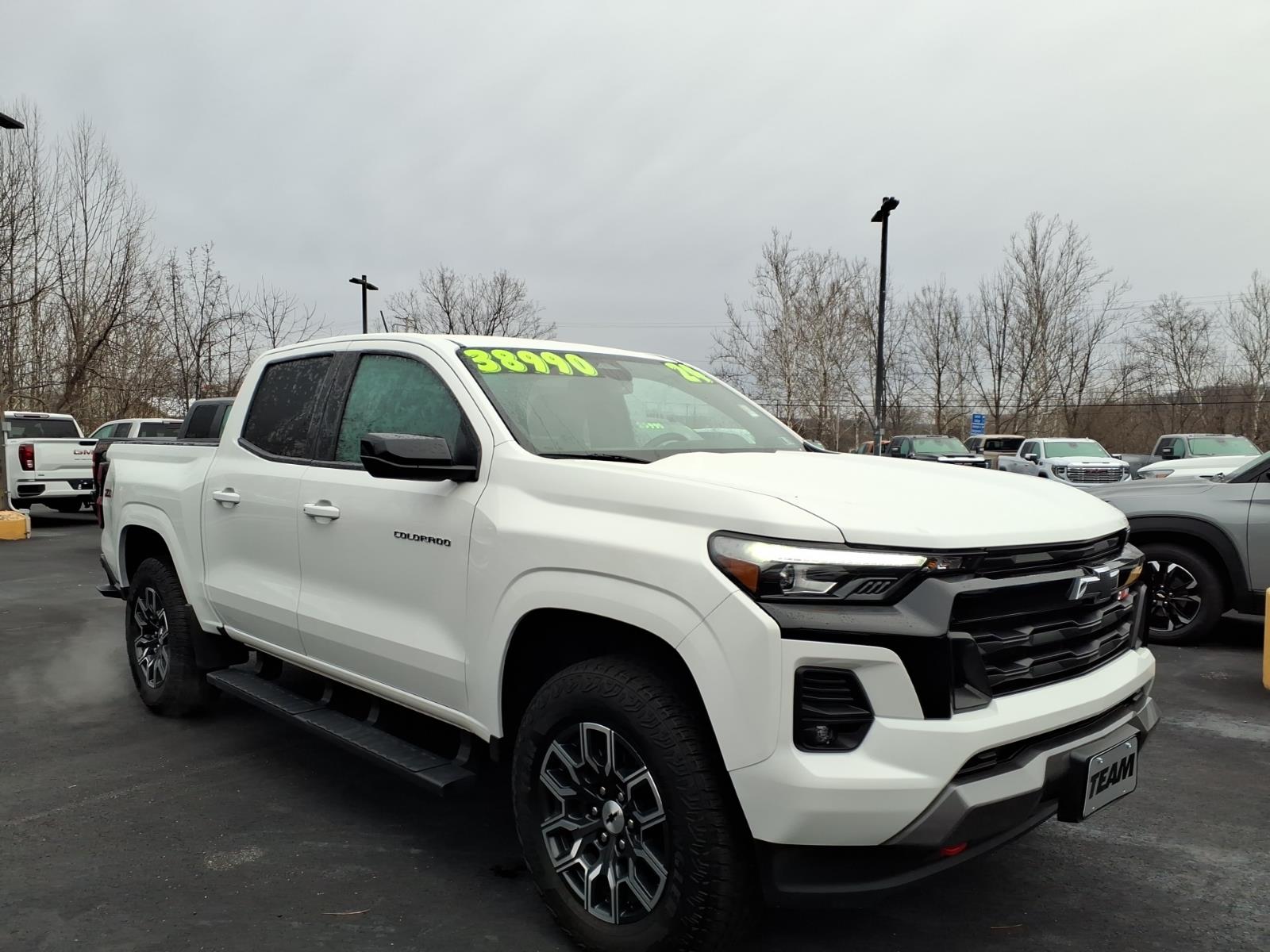 2024 Chevrolet Colorado Z71 Summit White at Team Chevrolet Buick GMC