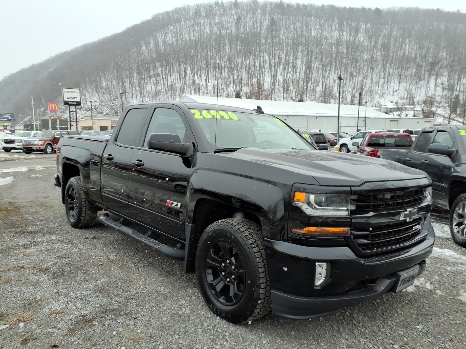 2017 Chevrolet Silverado 1500 LT Z71 - 0