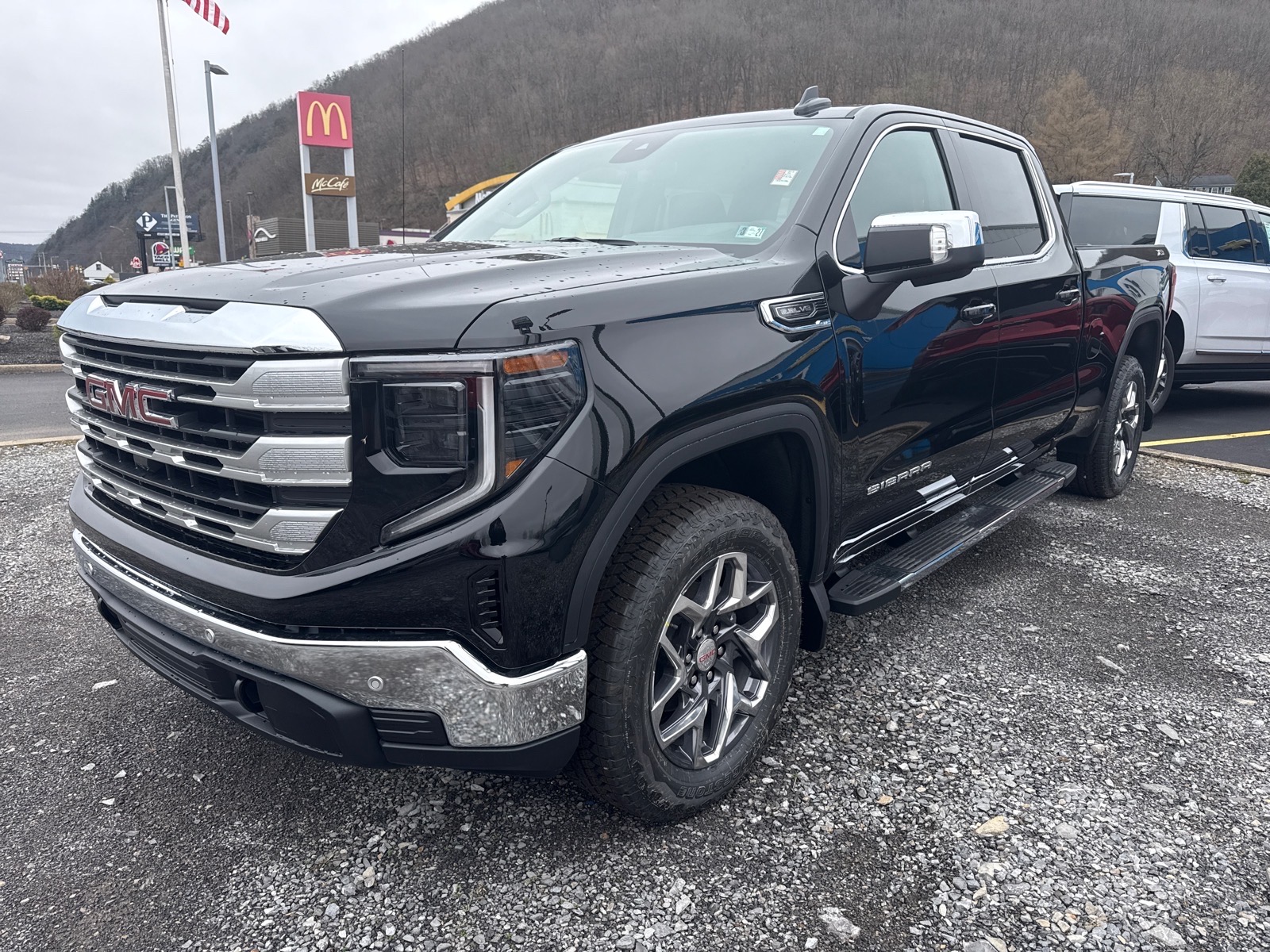 2026 GMC Sierra 1500 SLE Onyx Black Gba at Team Chevrolet Buick GMC