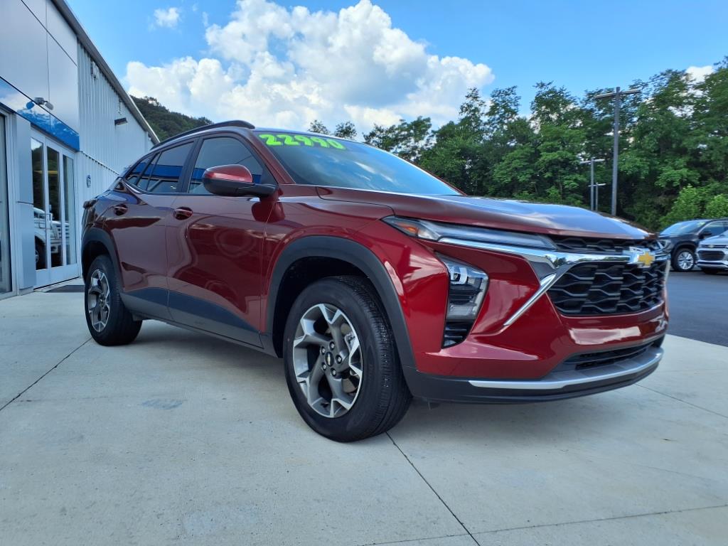 2024 Chevrolet Trax LT - 0