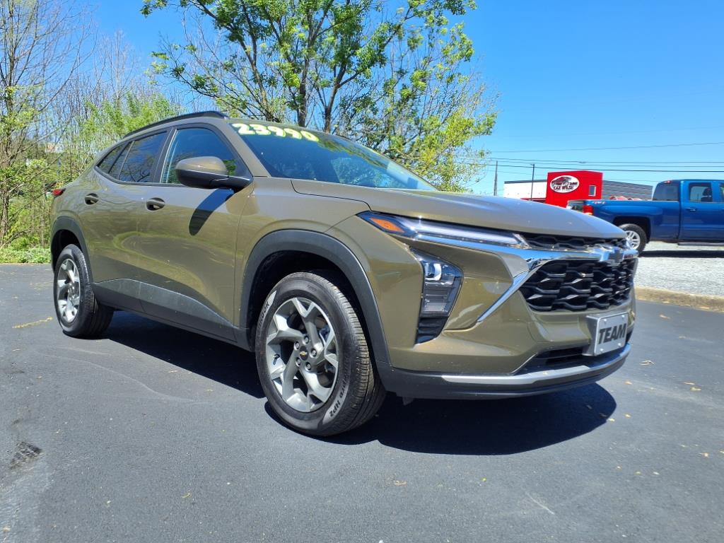 2024 Chevrolet Trax LT - 0