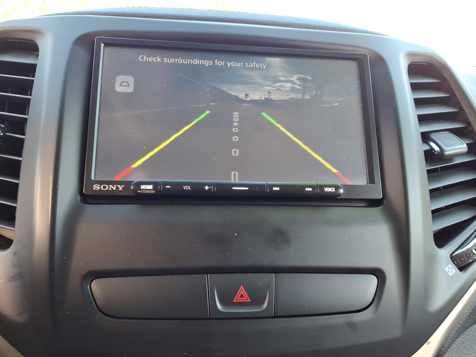 2017 Jeep Cherokee photo 20 of 25