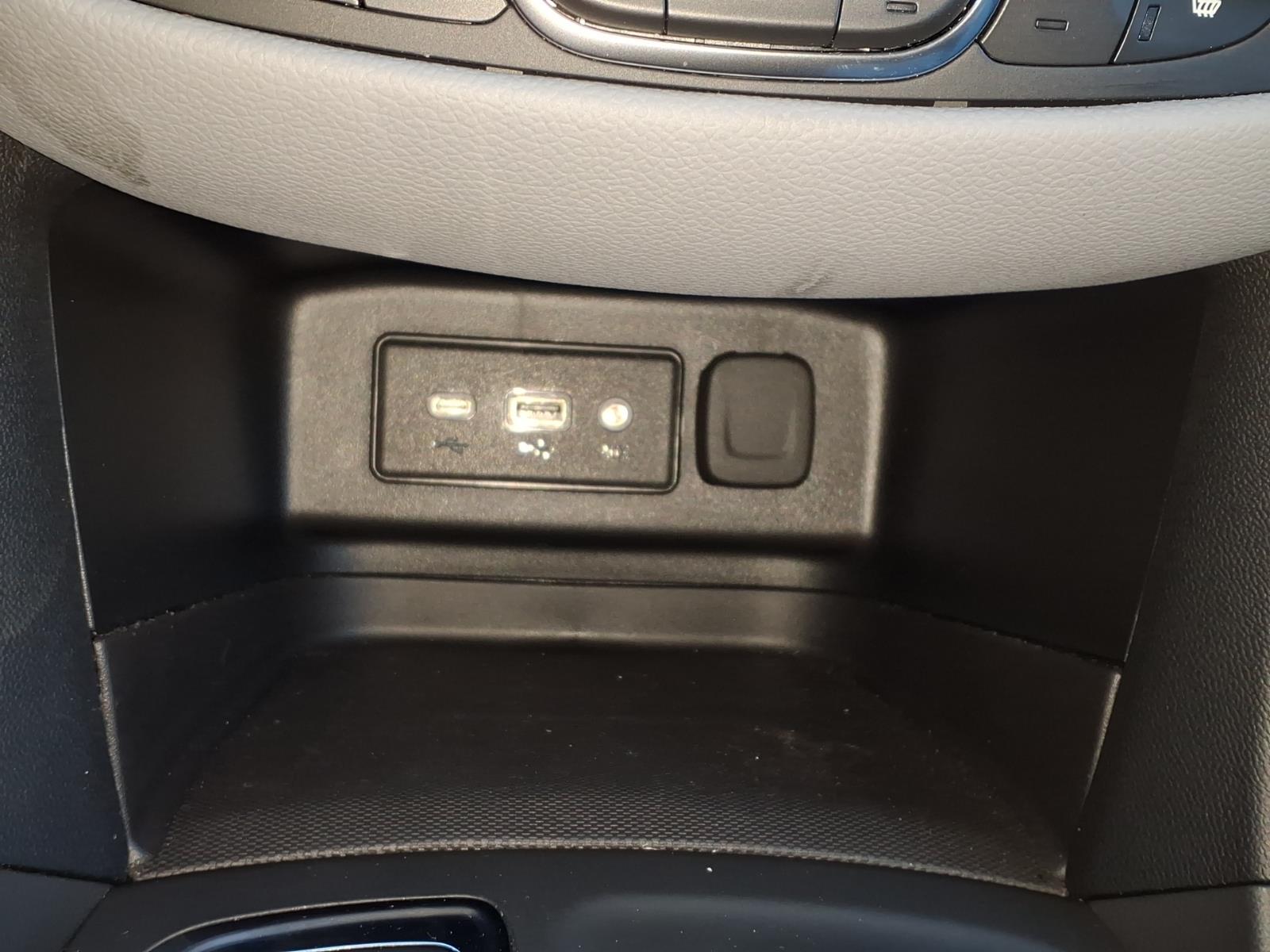 2023 Chevrolet Equinox photo 23 of 27