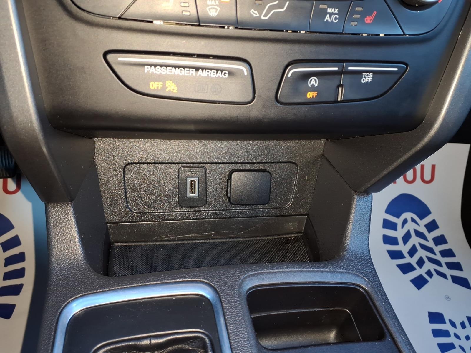 2019 Ford Escape photo 24 of 27