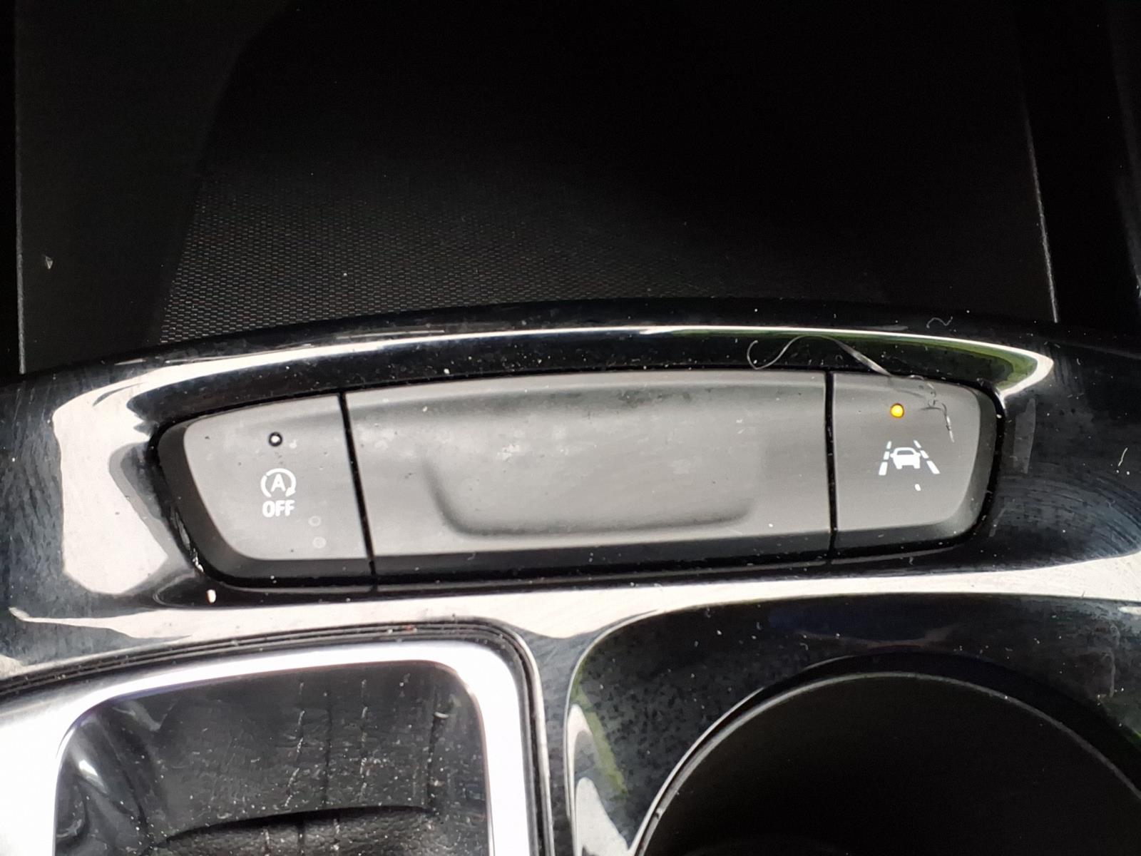 2025 Chevrolet Trax LT Summit White (gaz) at Memorial Highway Chevrolet