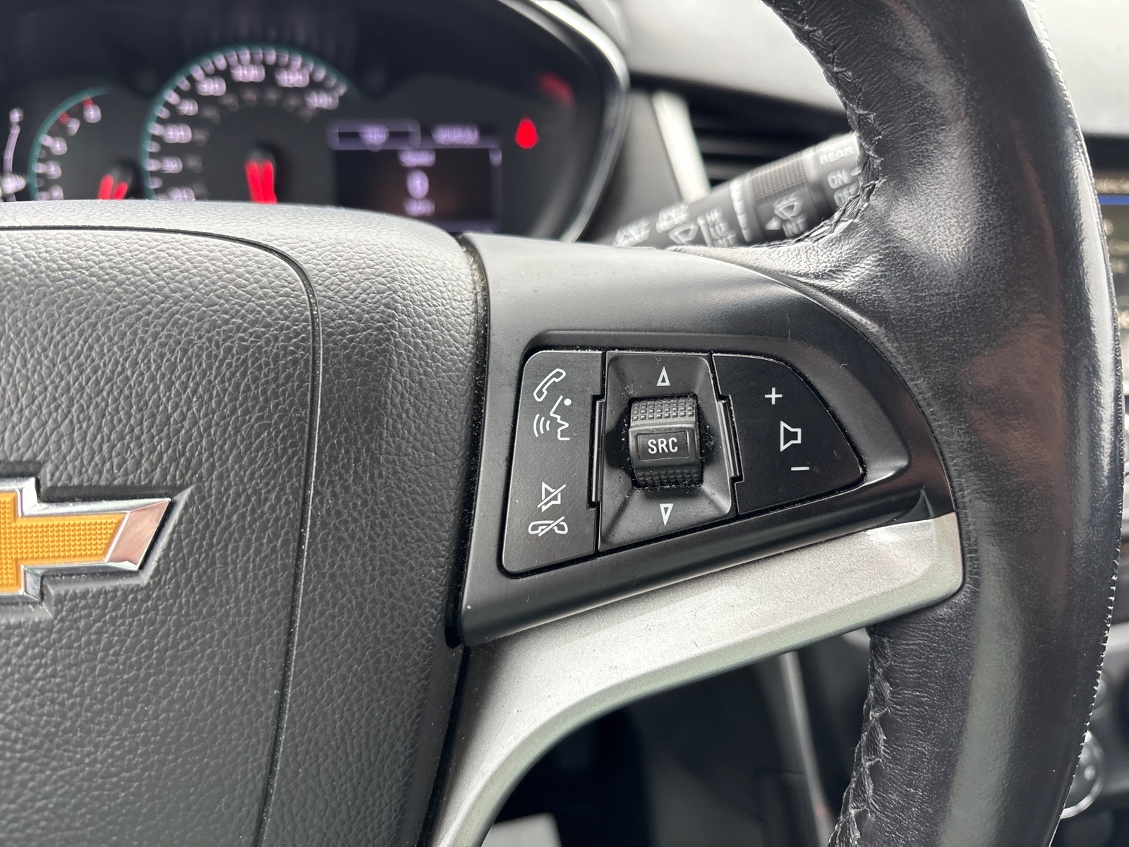 2019 Chevrolet Trax LT Mosaic Black Metallic (gb0) at Memorial Highway Chevrolet