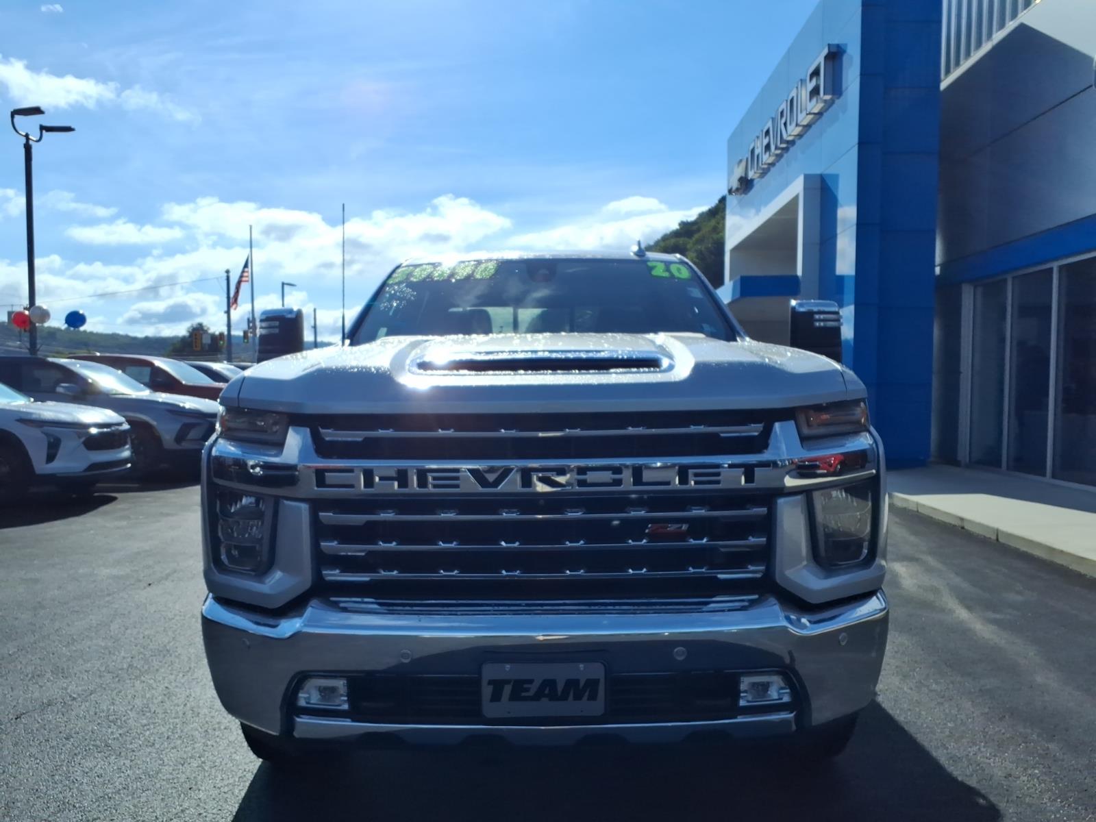 2020 Chevrolet Silverado 3500HD photo 2 of 29