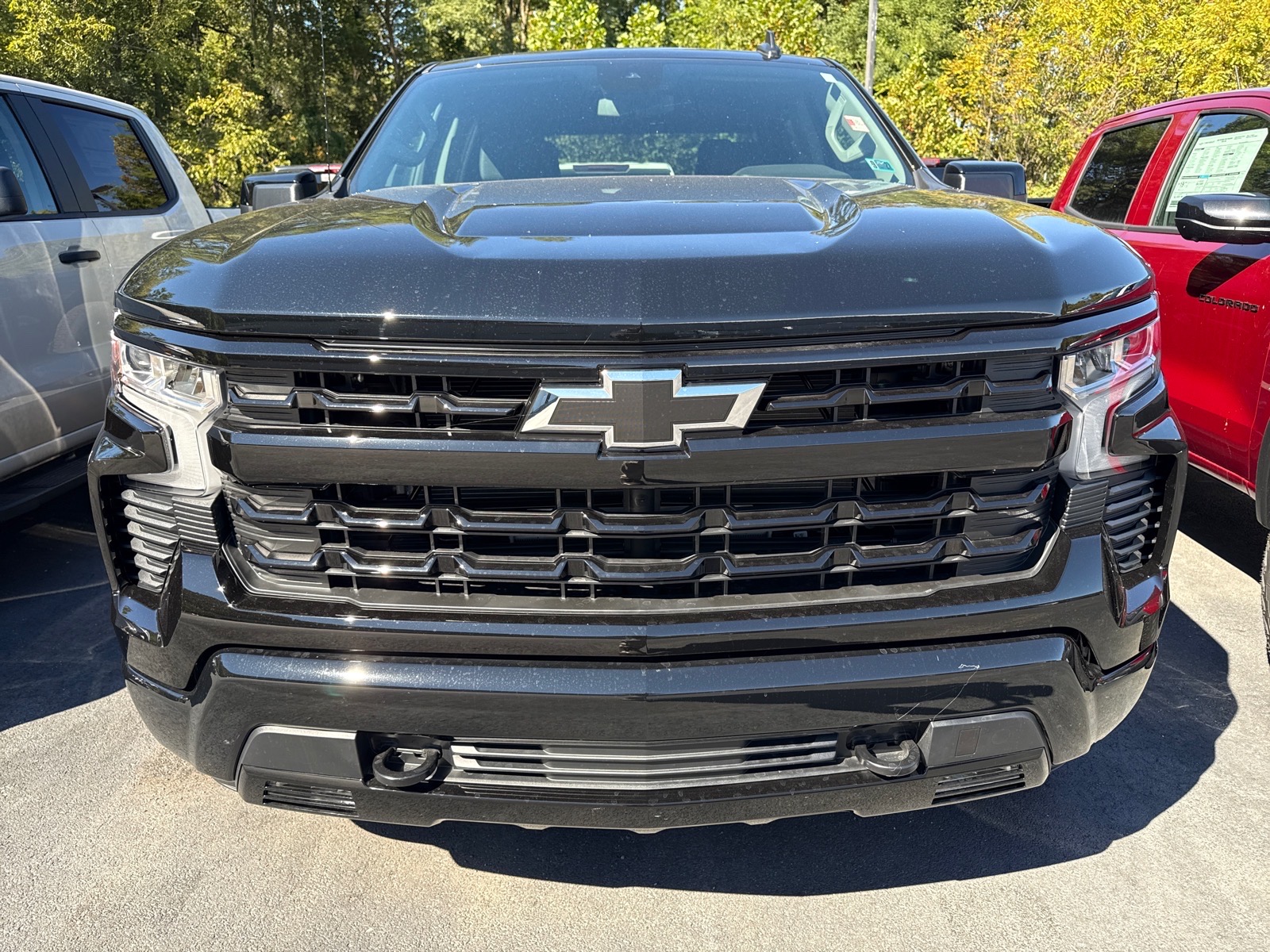 2026 Chevrolet Silverado 1500 photo 2 of 9