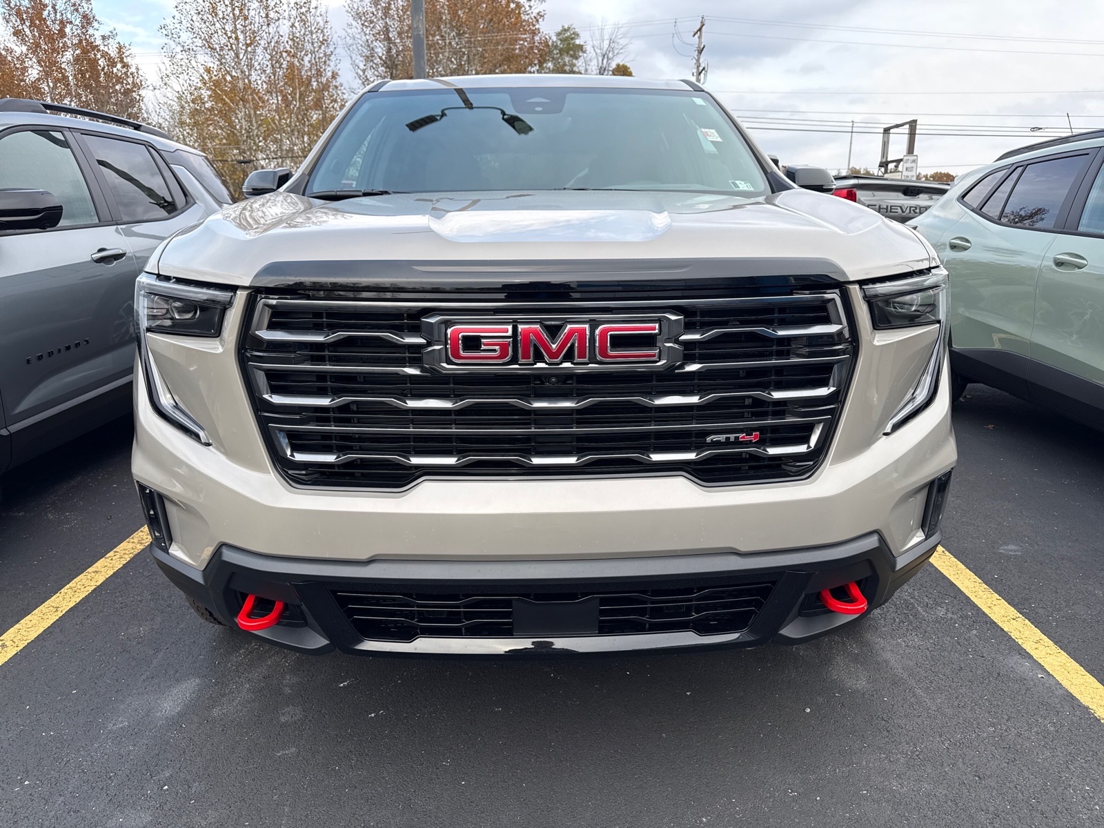 2027 GMC Acadia photo 2 of 8